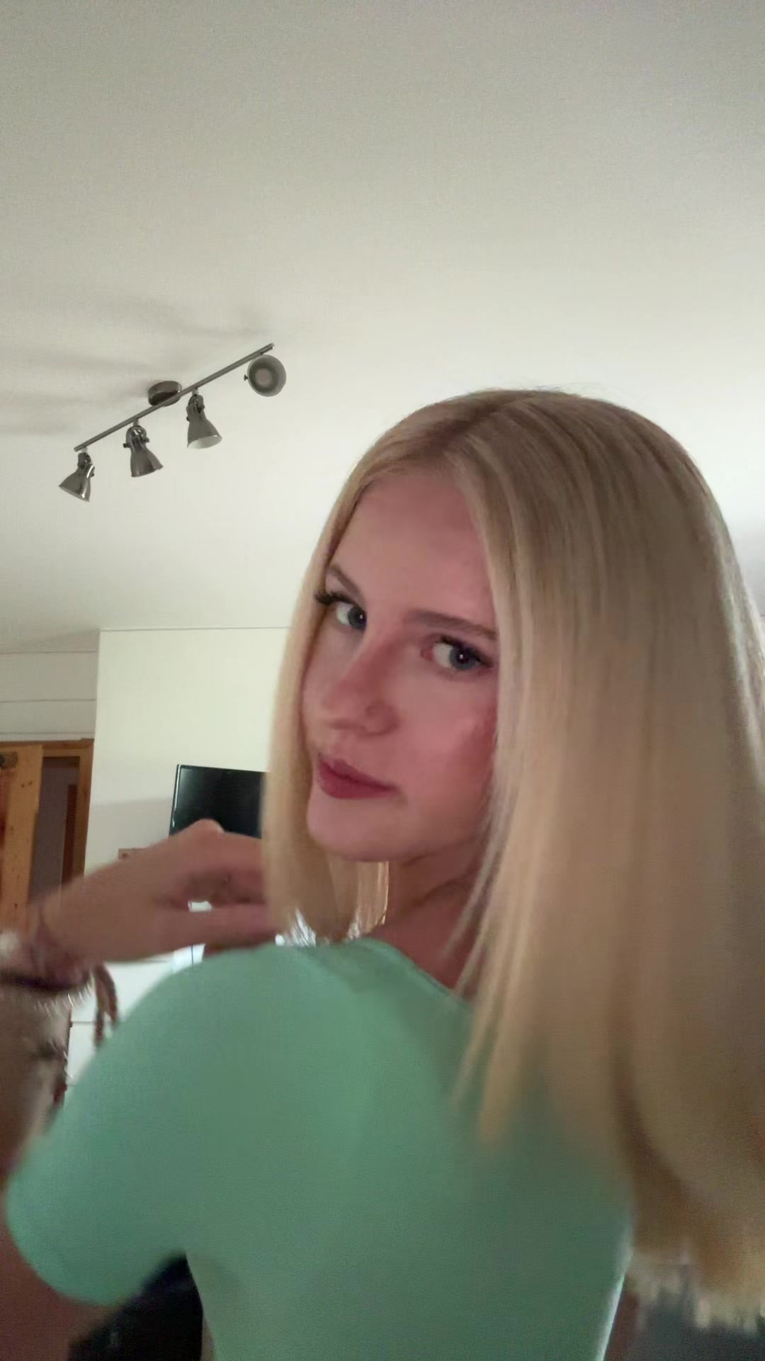 @Blondi
