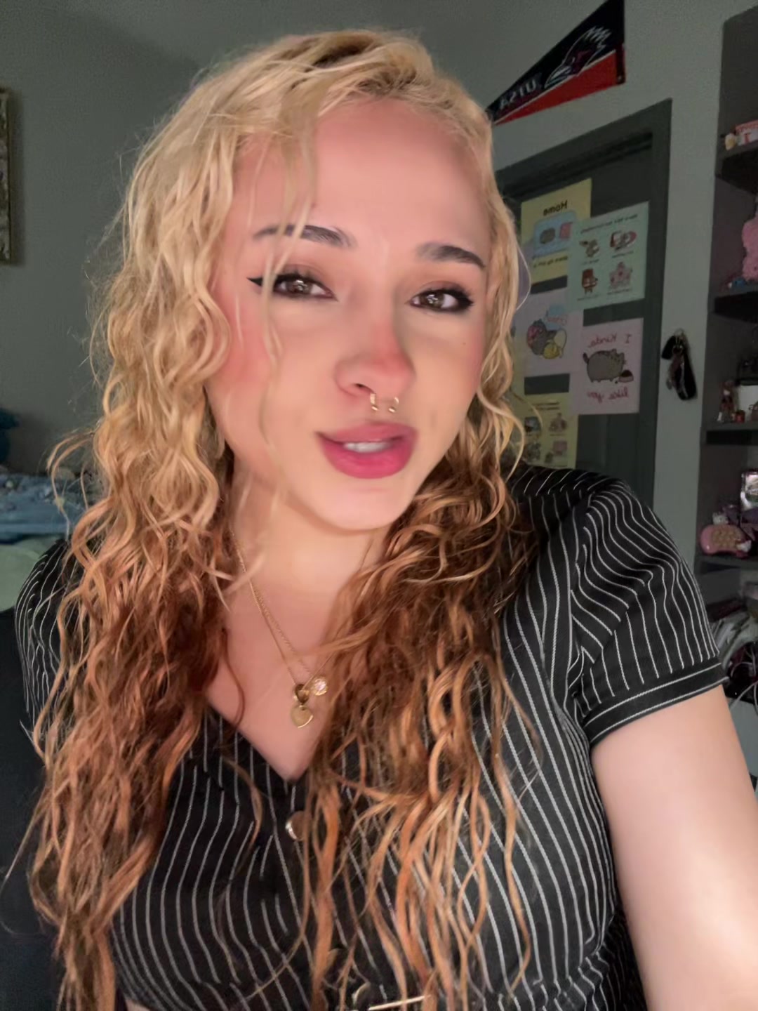 @lyvqrz