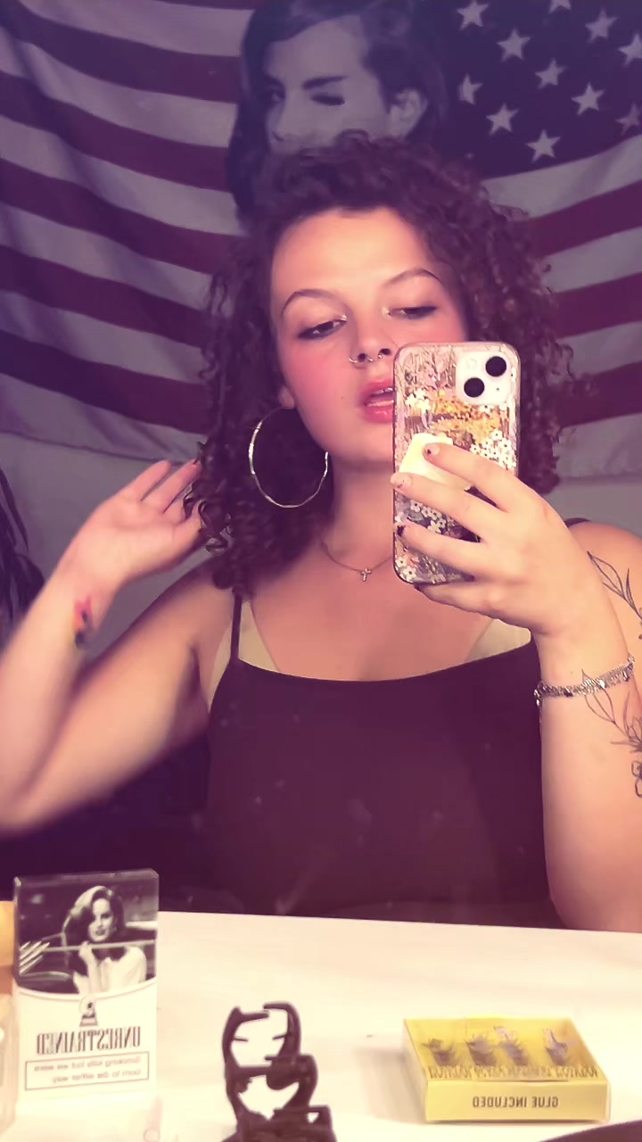 @v i v i ⚢