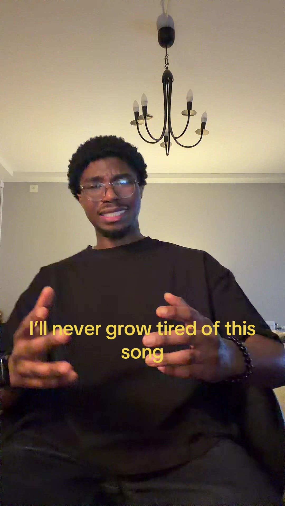 @「🕴🏾」