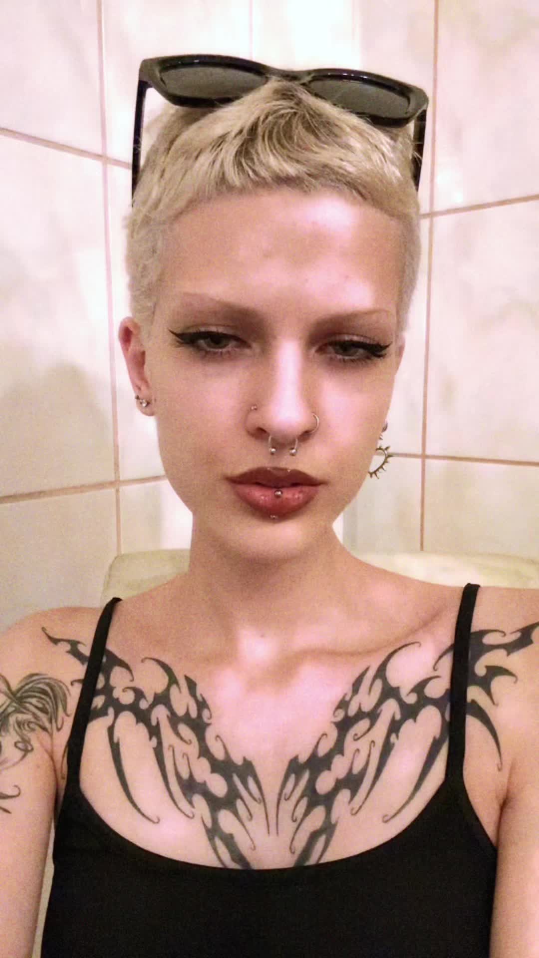@alexiazehn