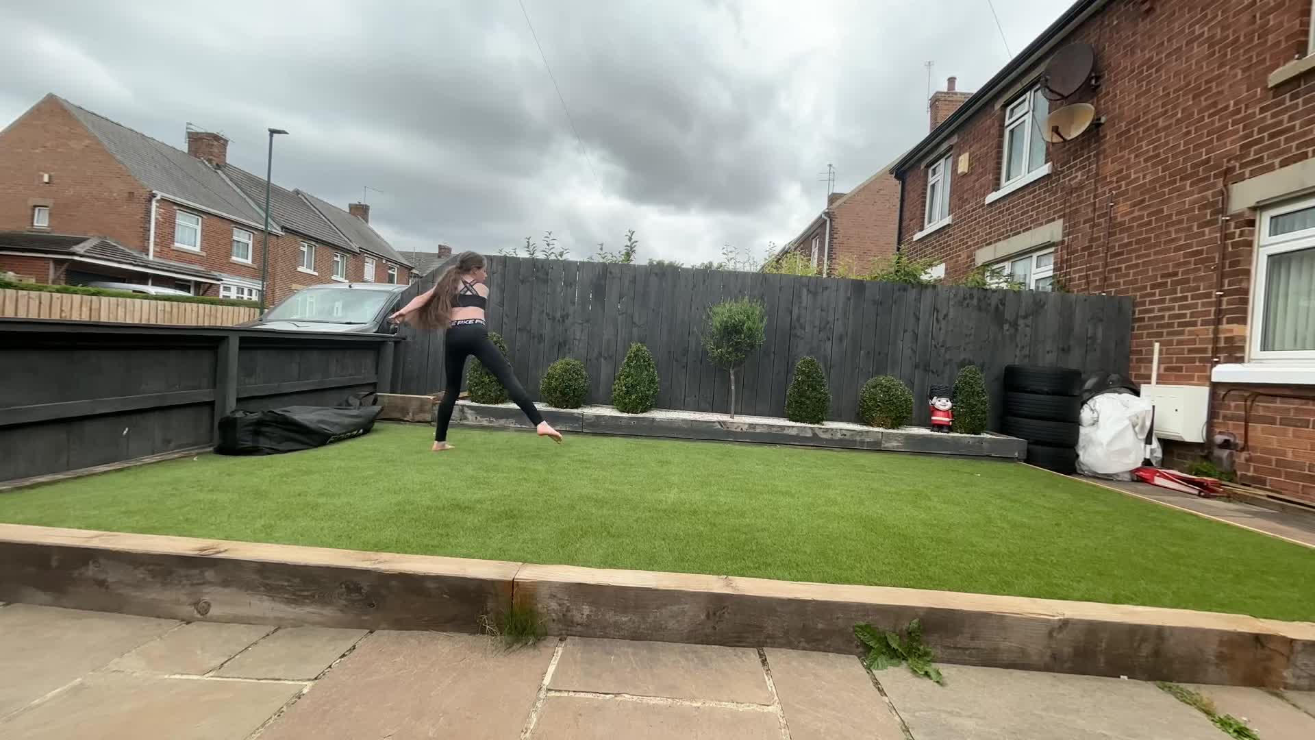 @Bella