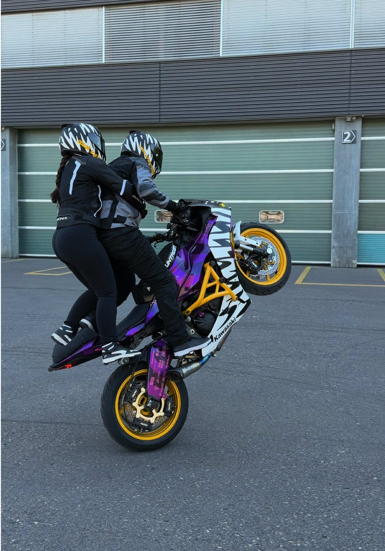 @Michi_stuntrider