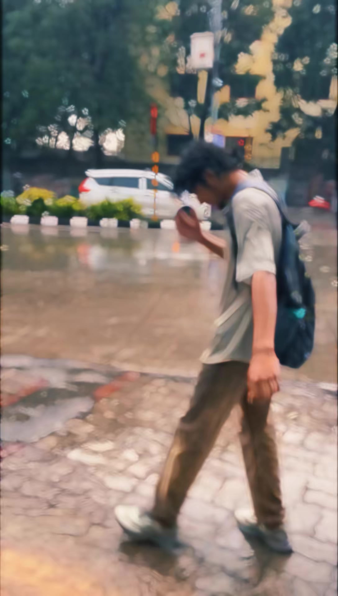 @👾