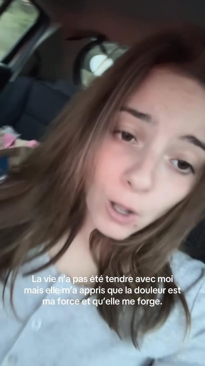 @𝑭𝒍𝒐𝒓𝒂🌸