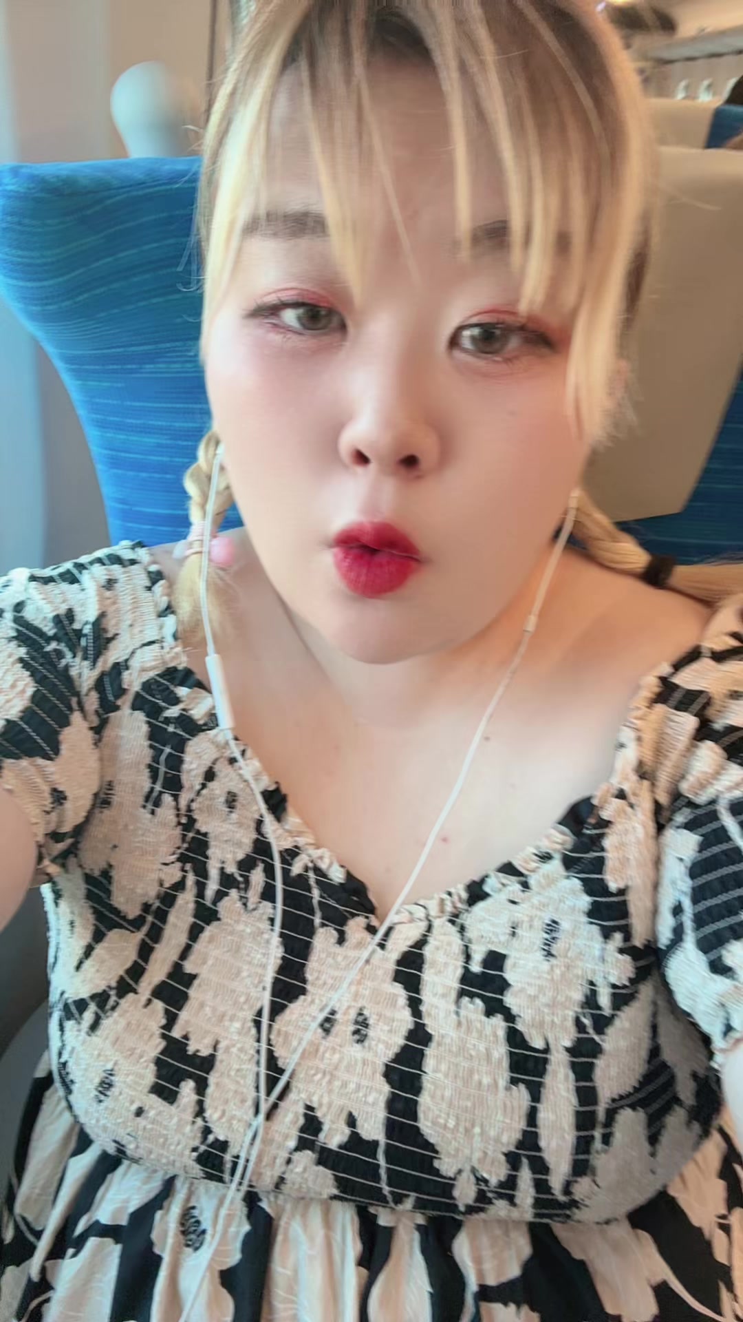 @くろろ