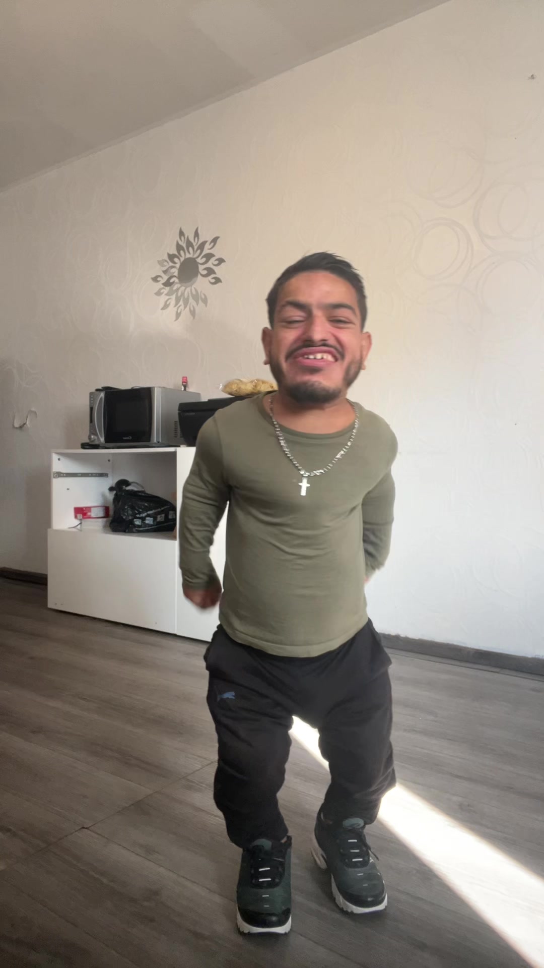 @Antoinetorres05
