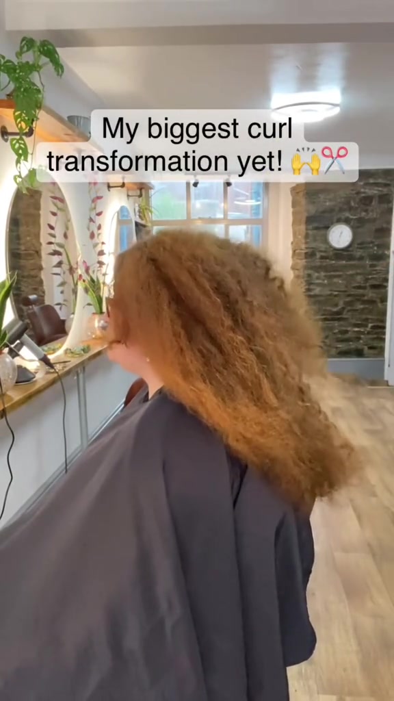 @The Curl Cutter ✂️