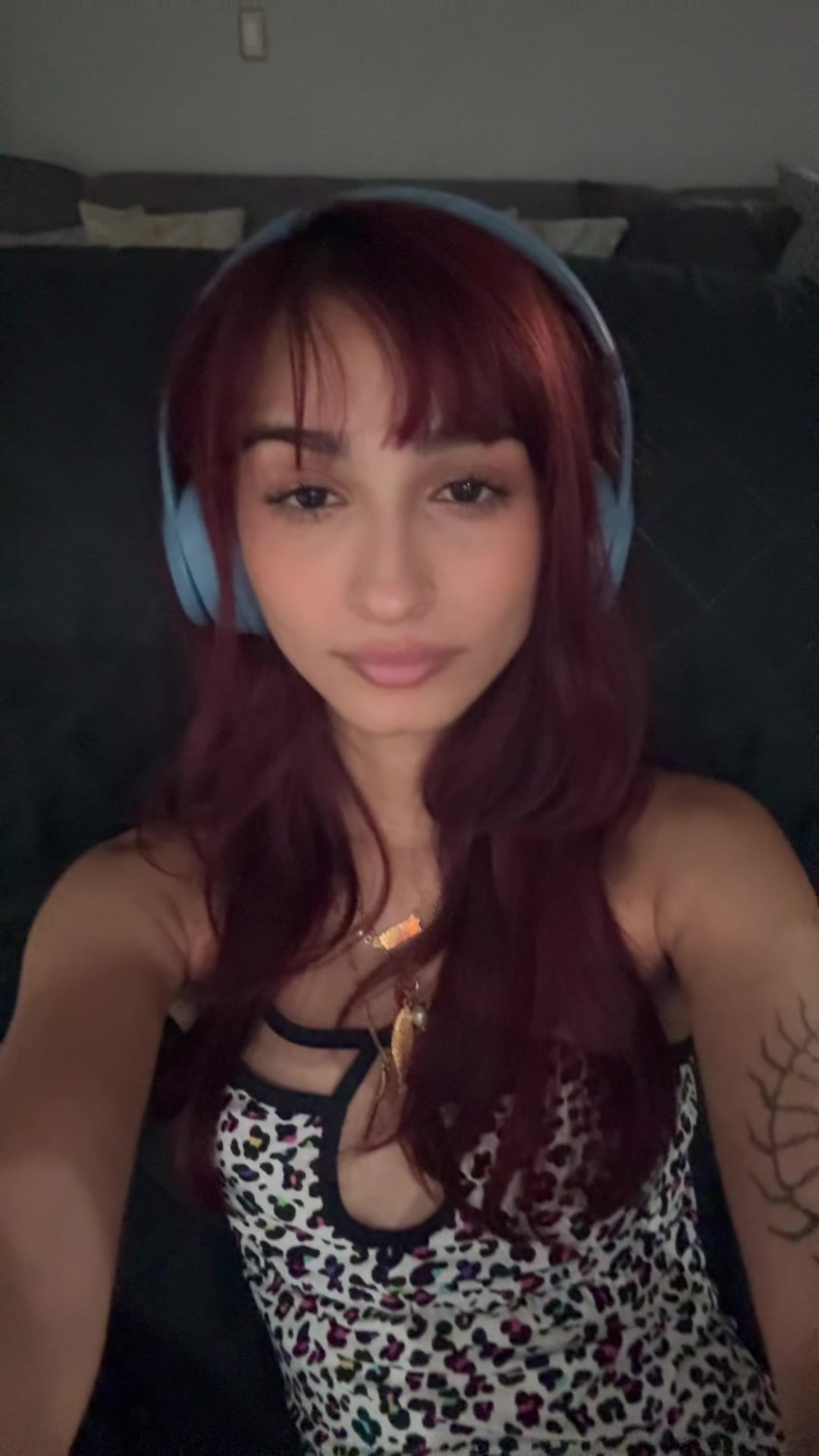 @R🧍🏽♀️