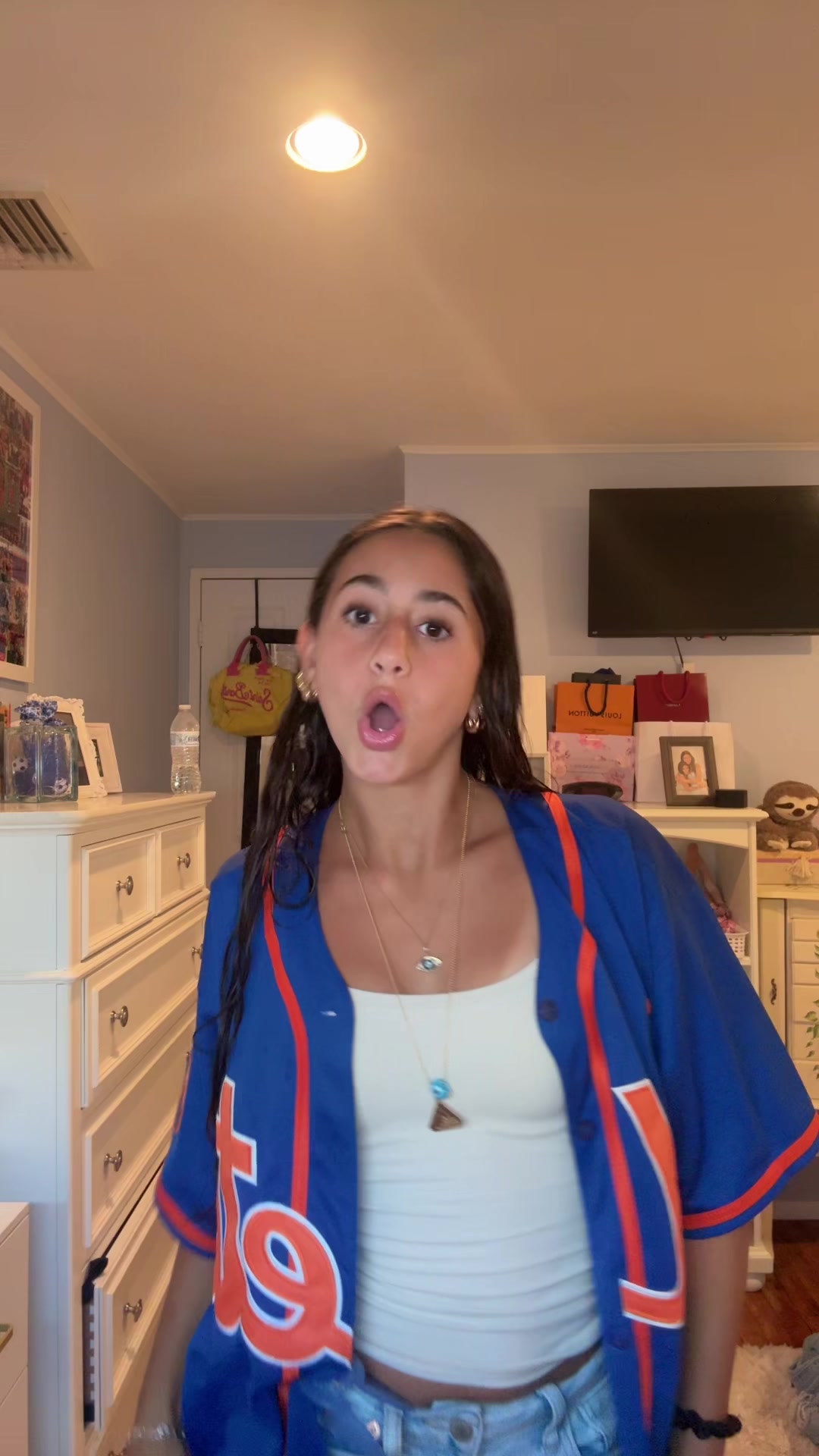 @avarosen_