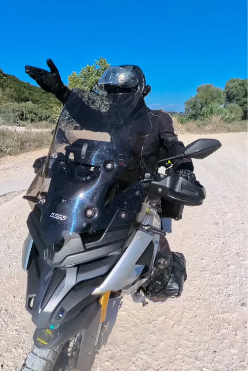 @explorerGRiders