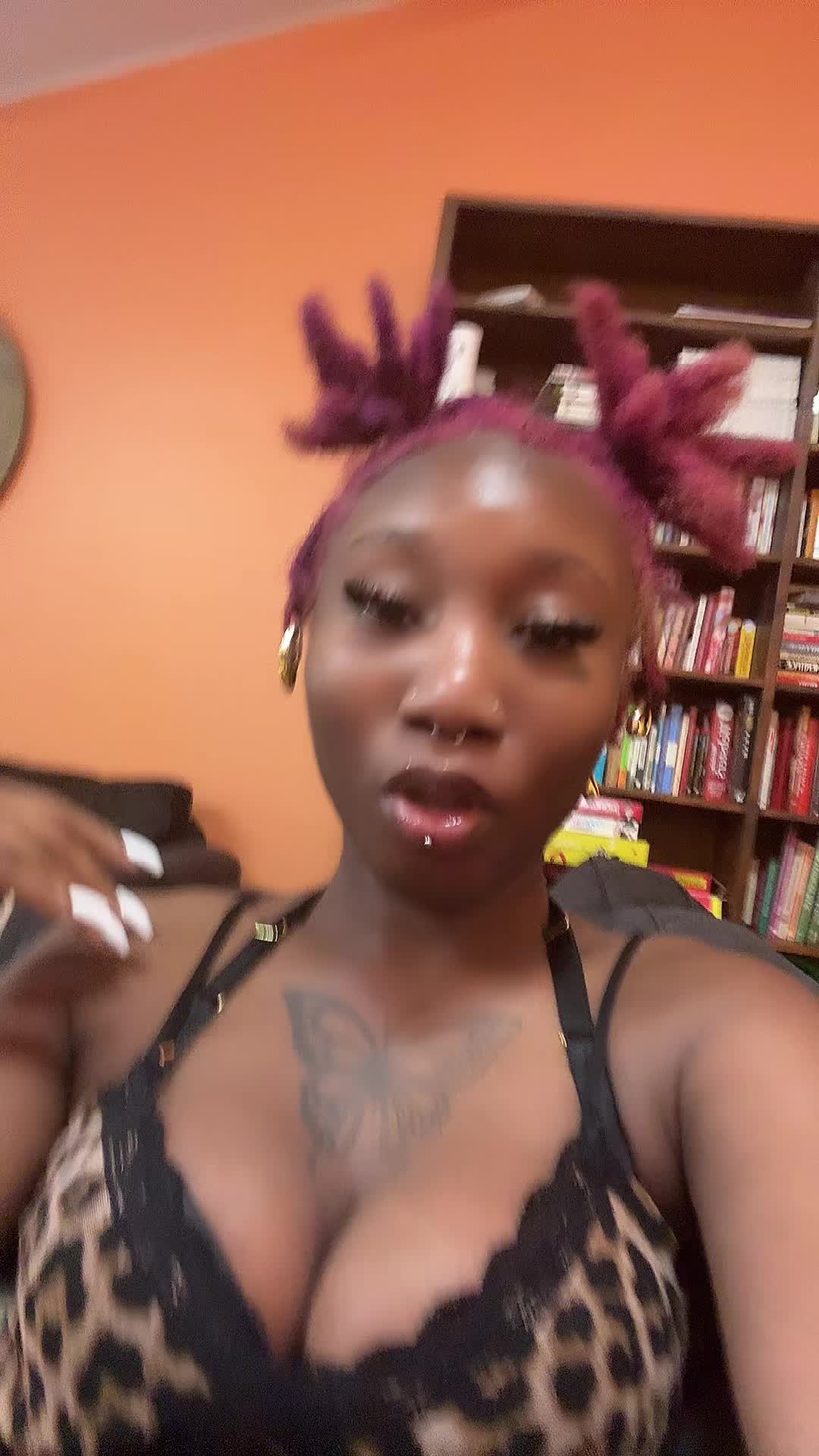 @peepintomySoul