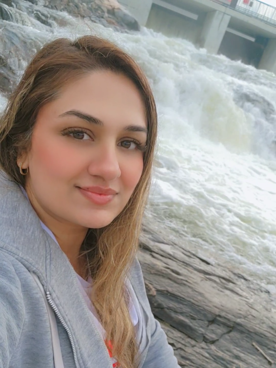@Jiya🇨🇦