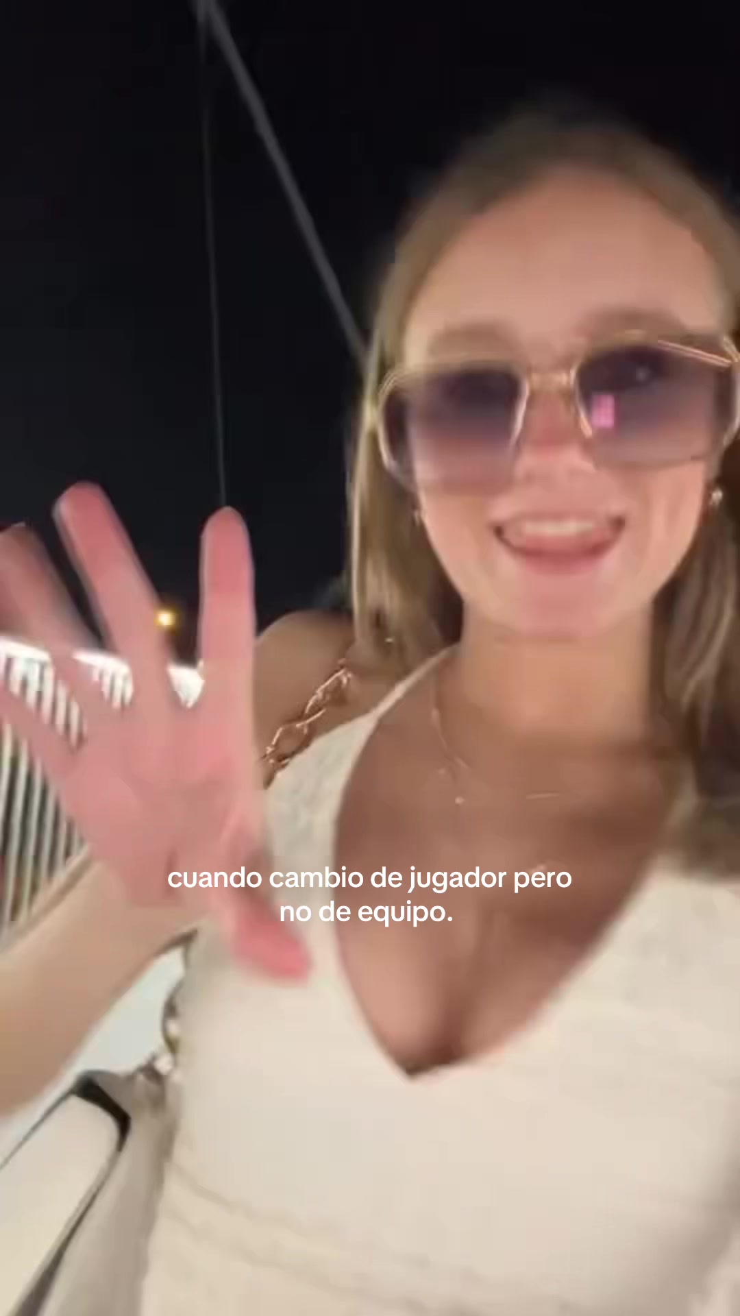 @🦦