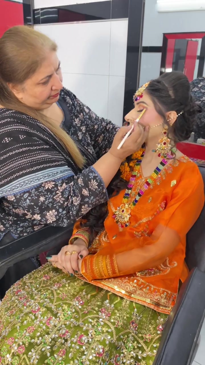 @Aqsa beauty clinic & institute