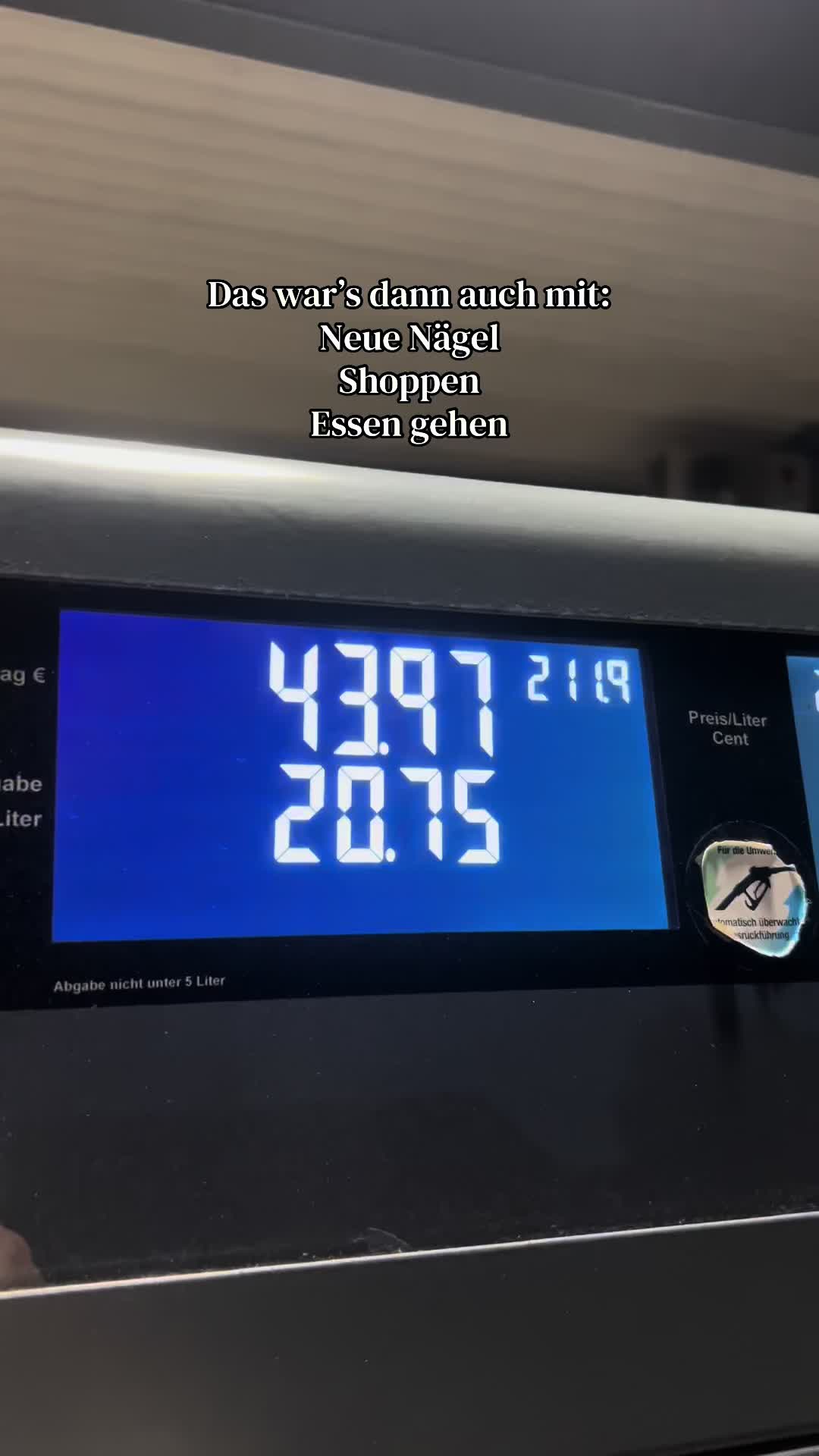 @𝐒𝐡𝐚𝐫𝐨𝐧 𝐊𝐡𝐚𝐞𝐥𝐚