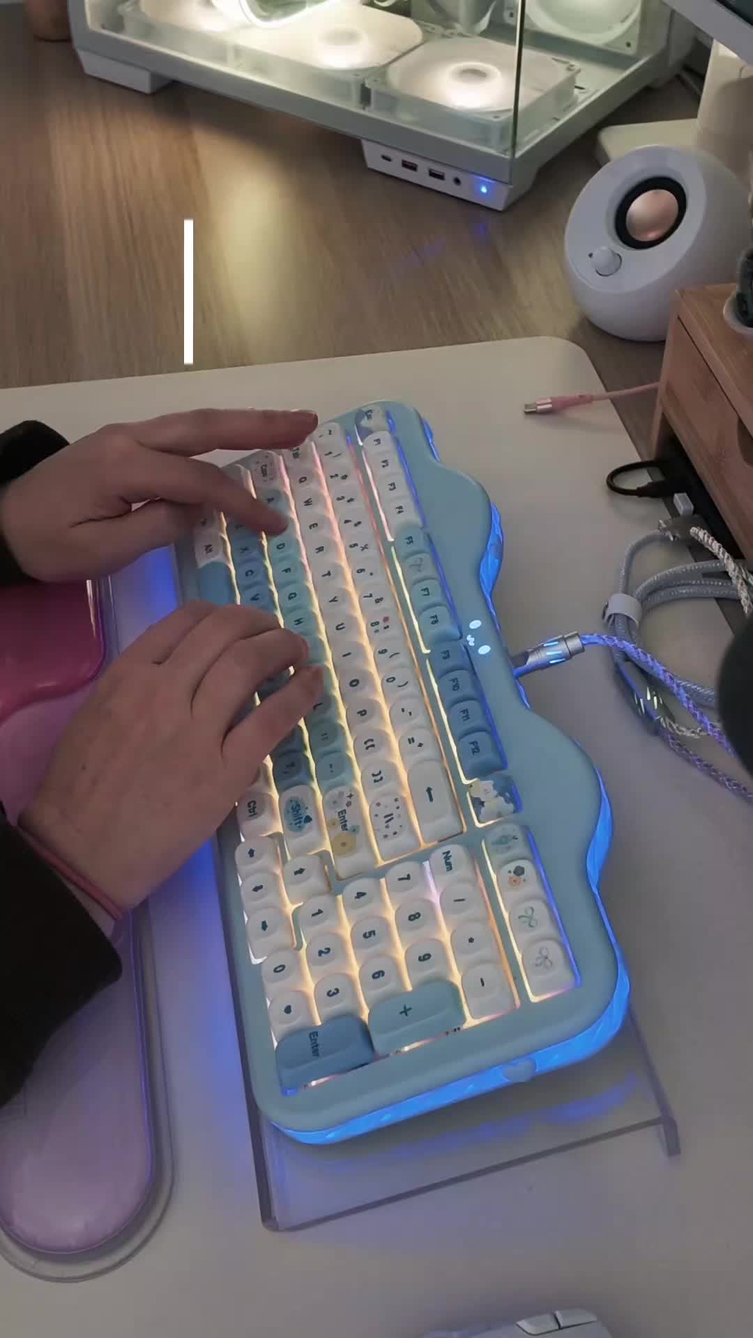 @Katie | WFH | Keebs | Cosy