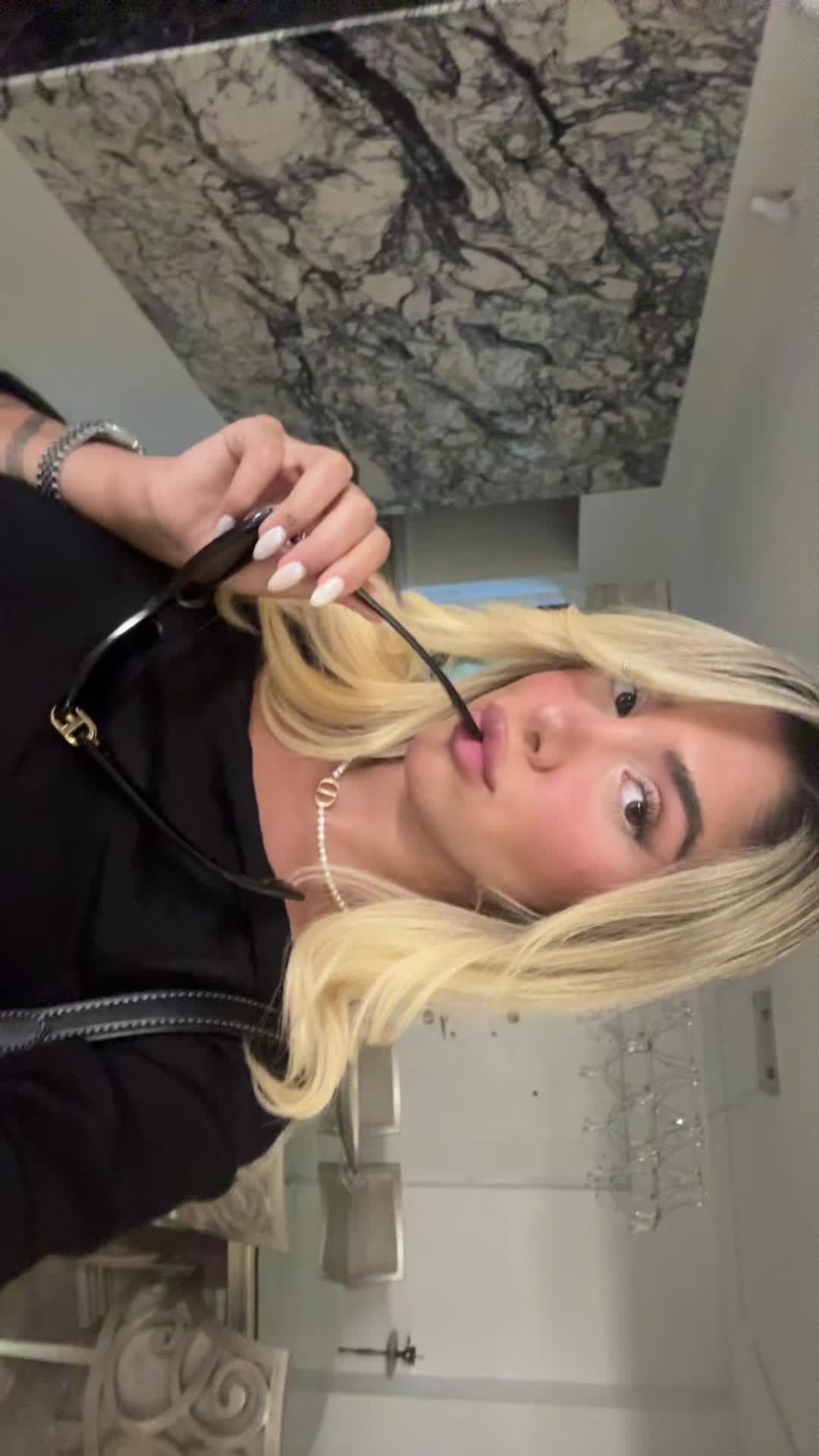 @nozhinnn