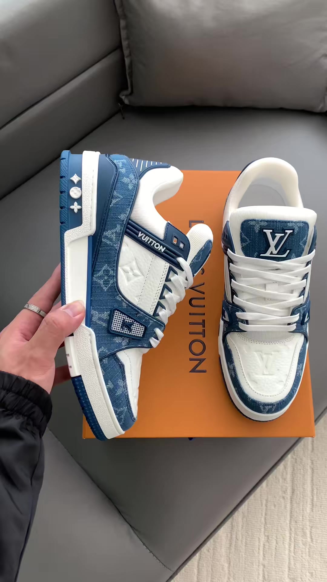 @Apex Sneakers