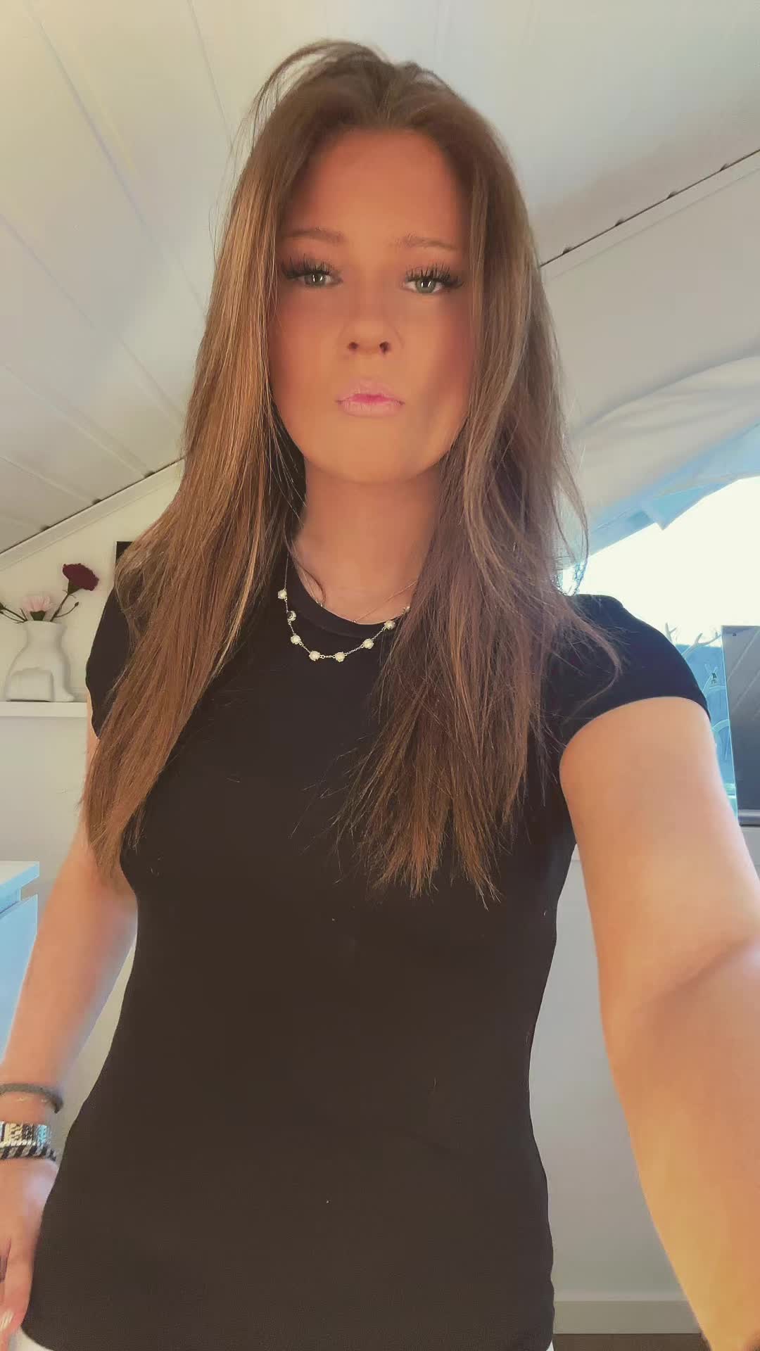@Ebba Grön