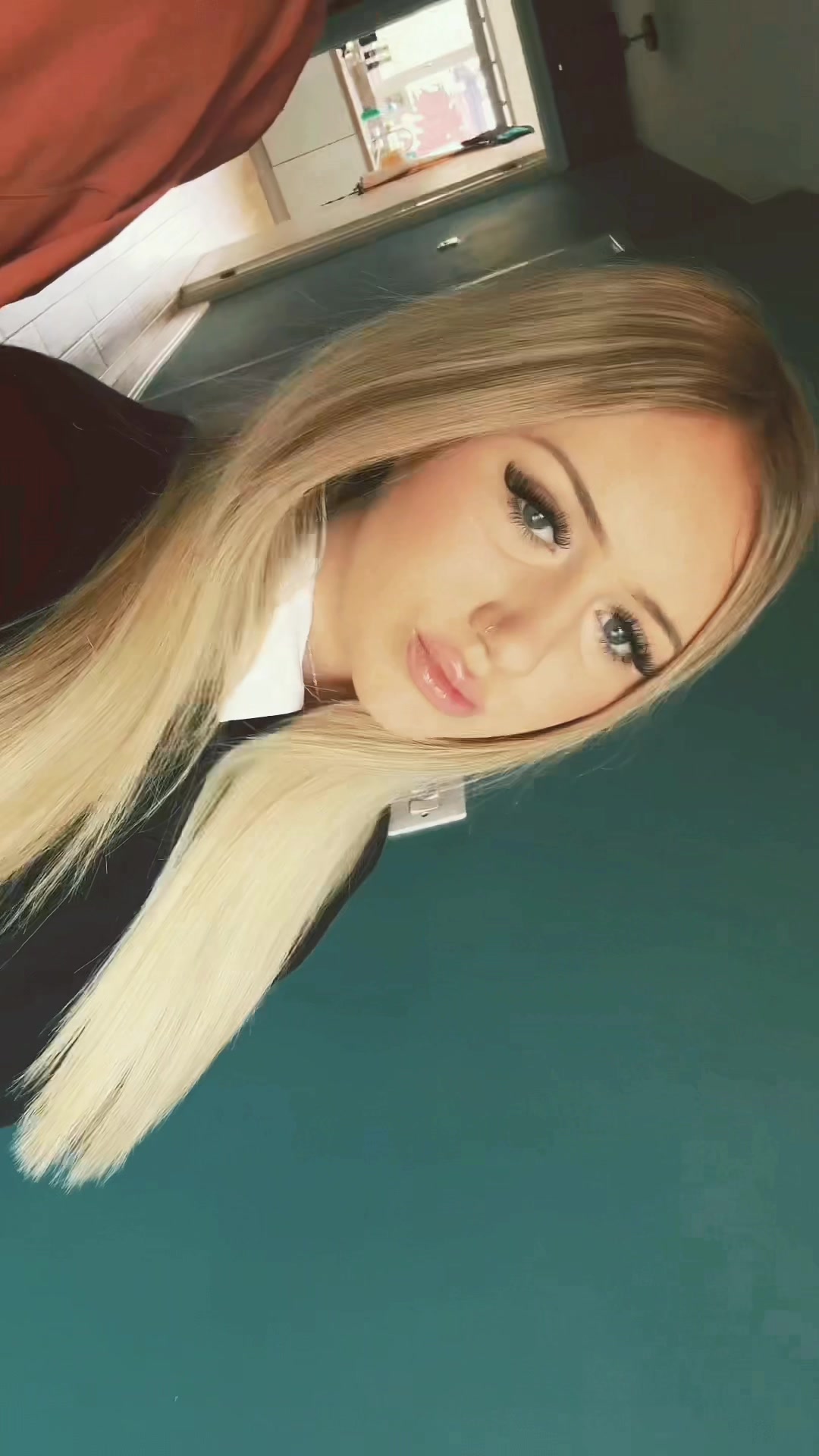 @𝐋𝐨𝐥𝐚 🌙