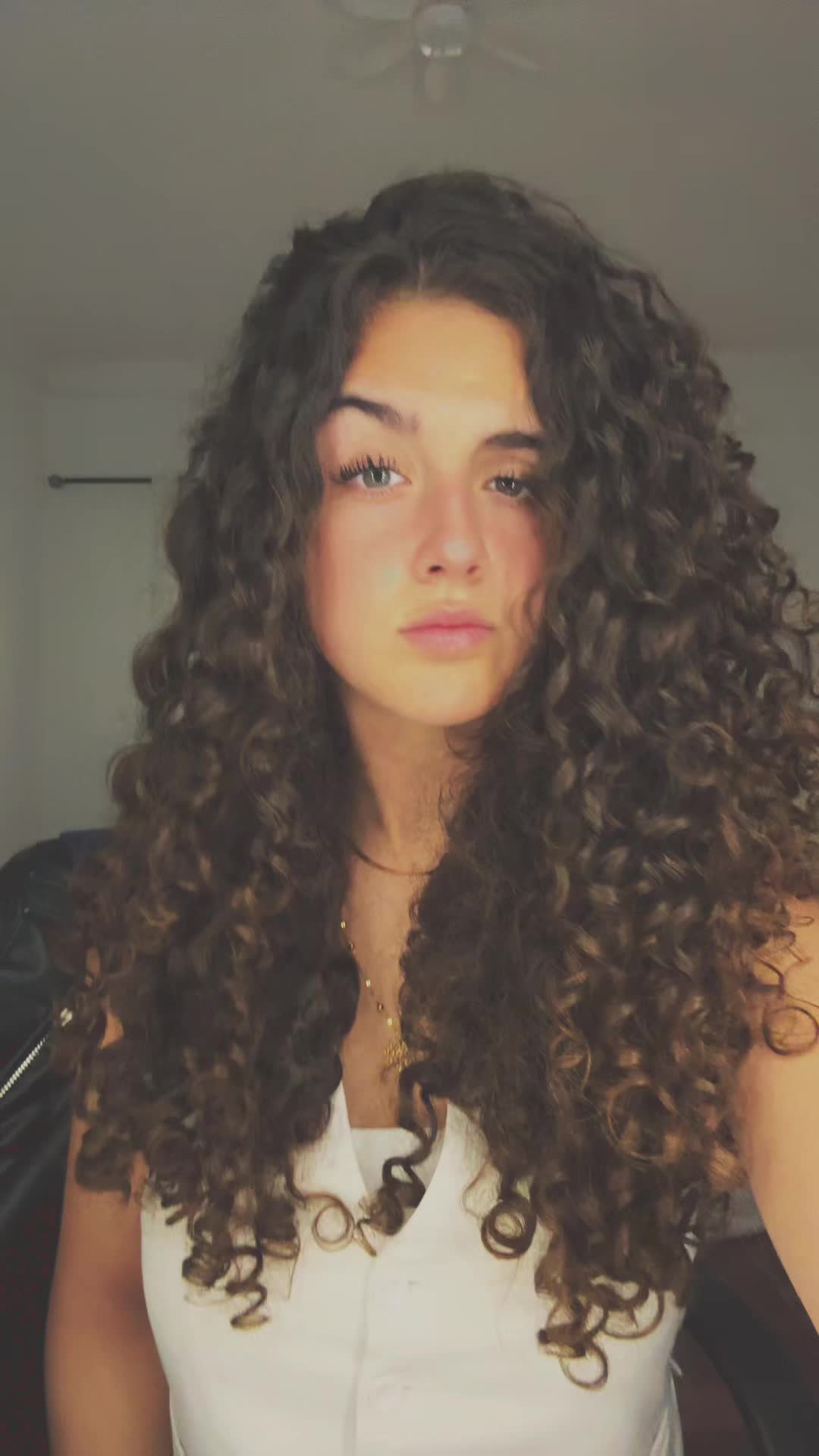 @laratorrez_