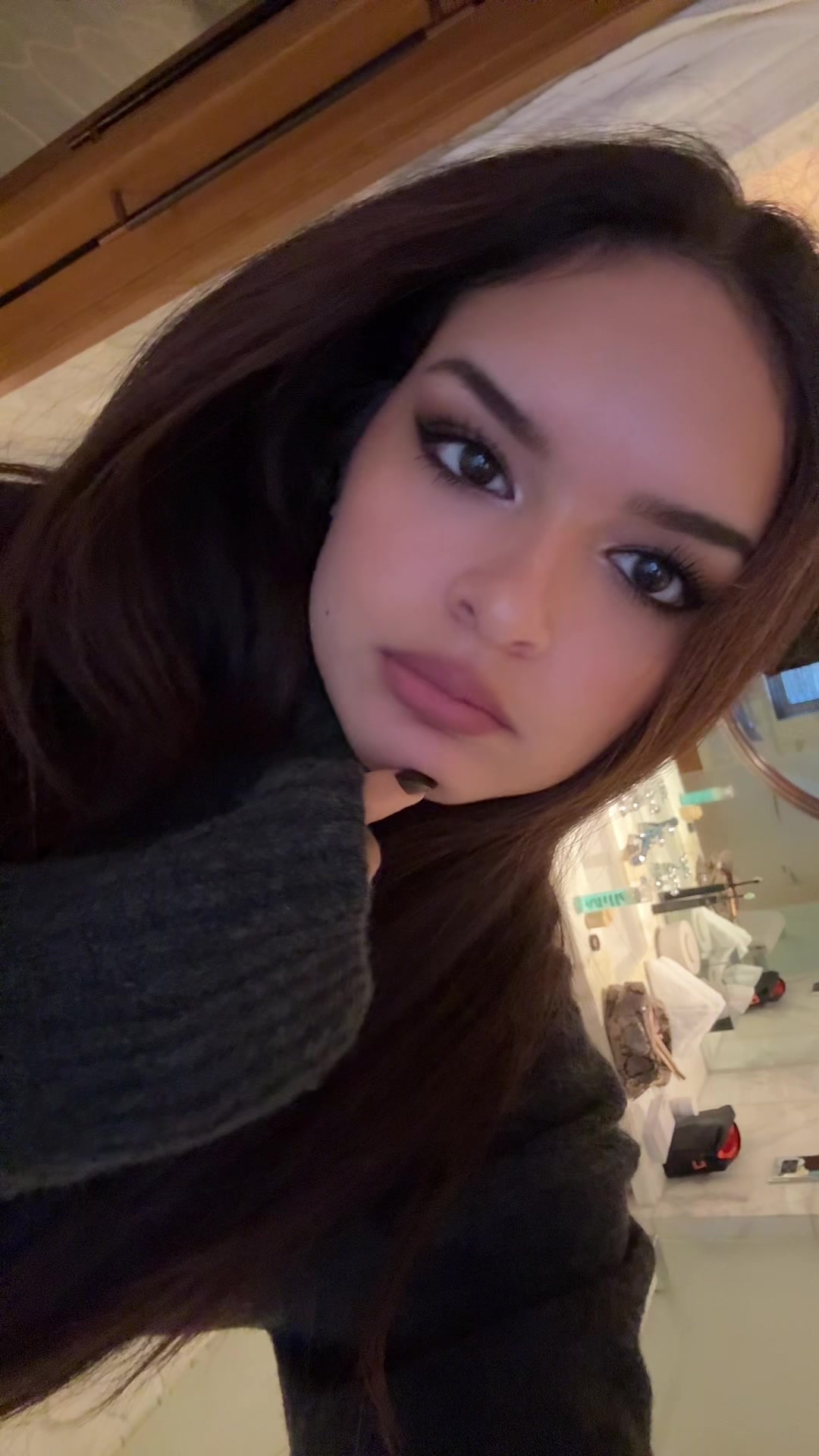 @isabella