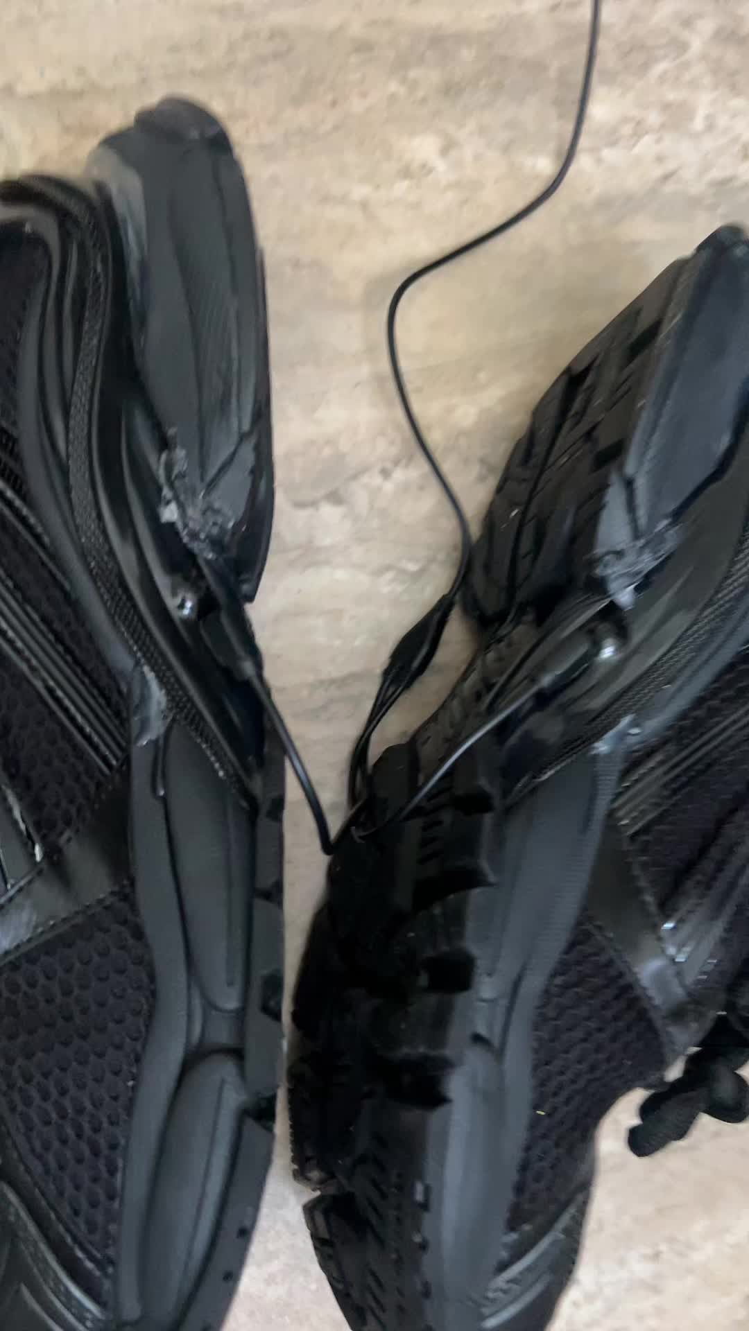 @️