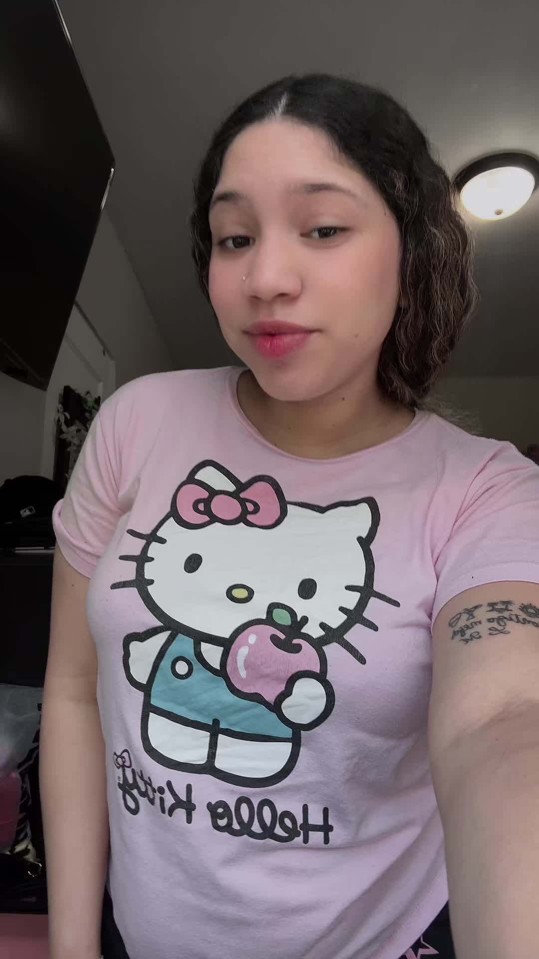 @karlynamia_