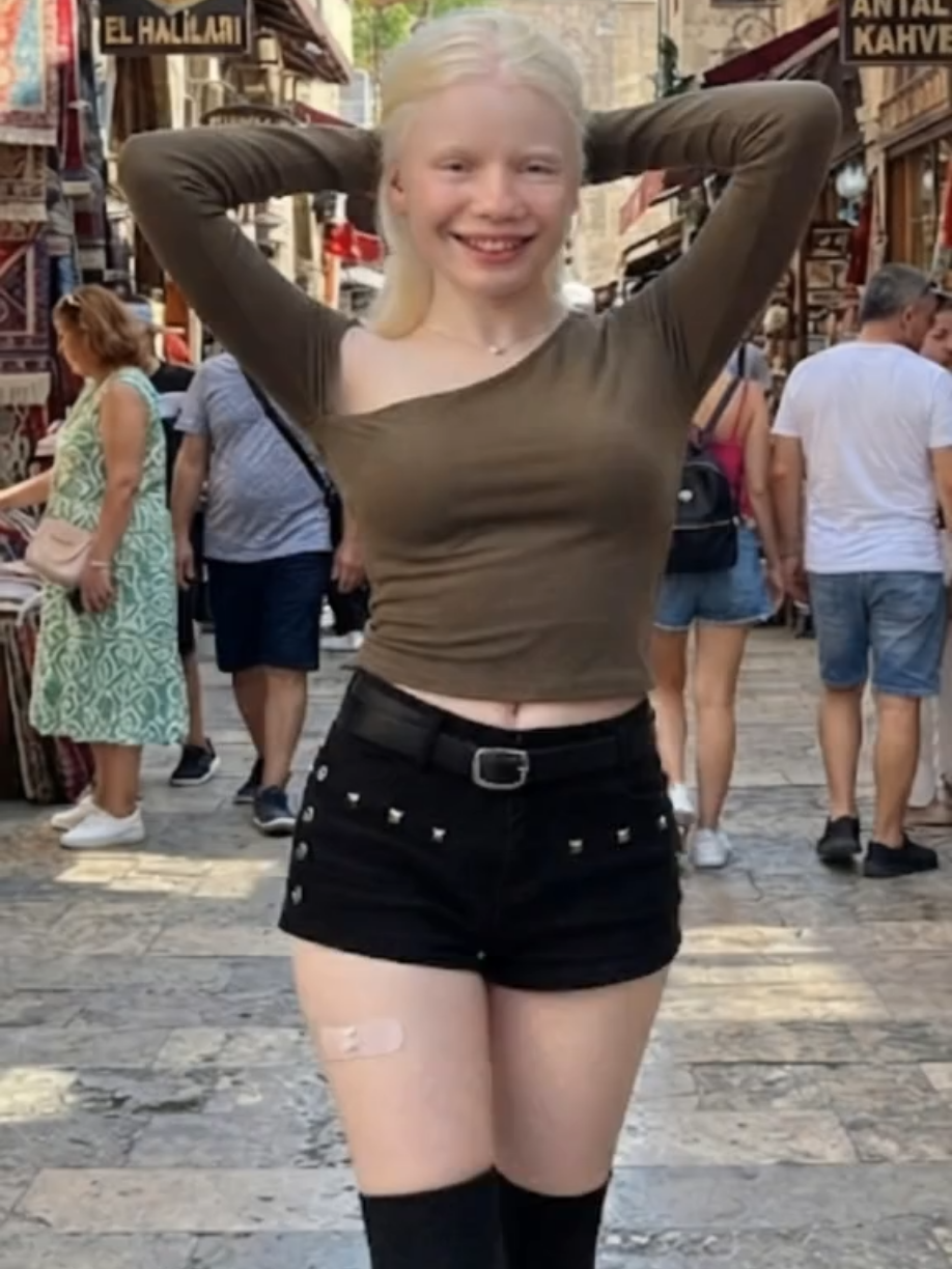 @Elisa23