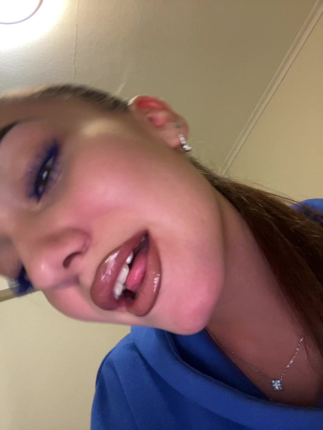 @Angiee