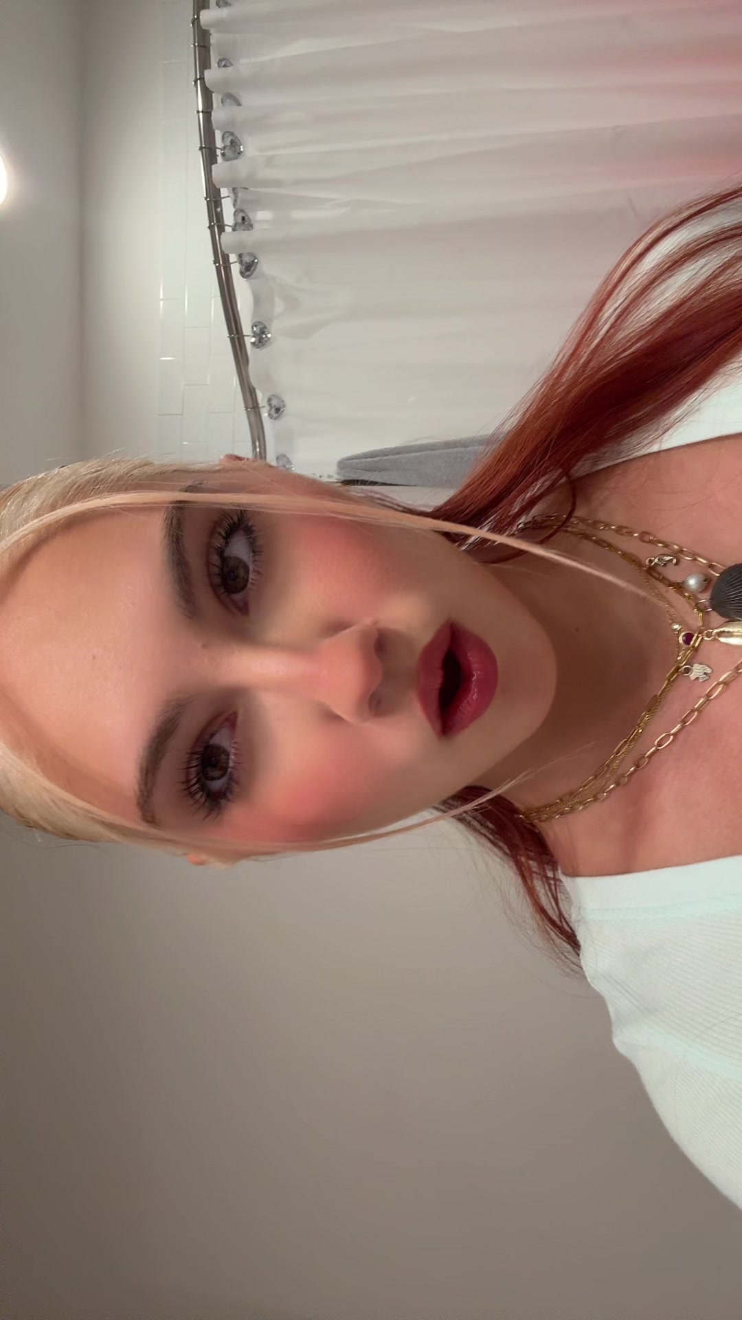 @not_ainsleyjohnson