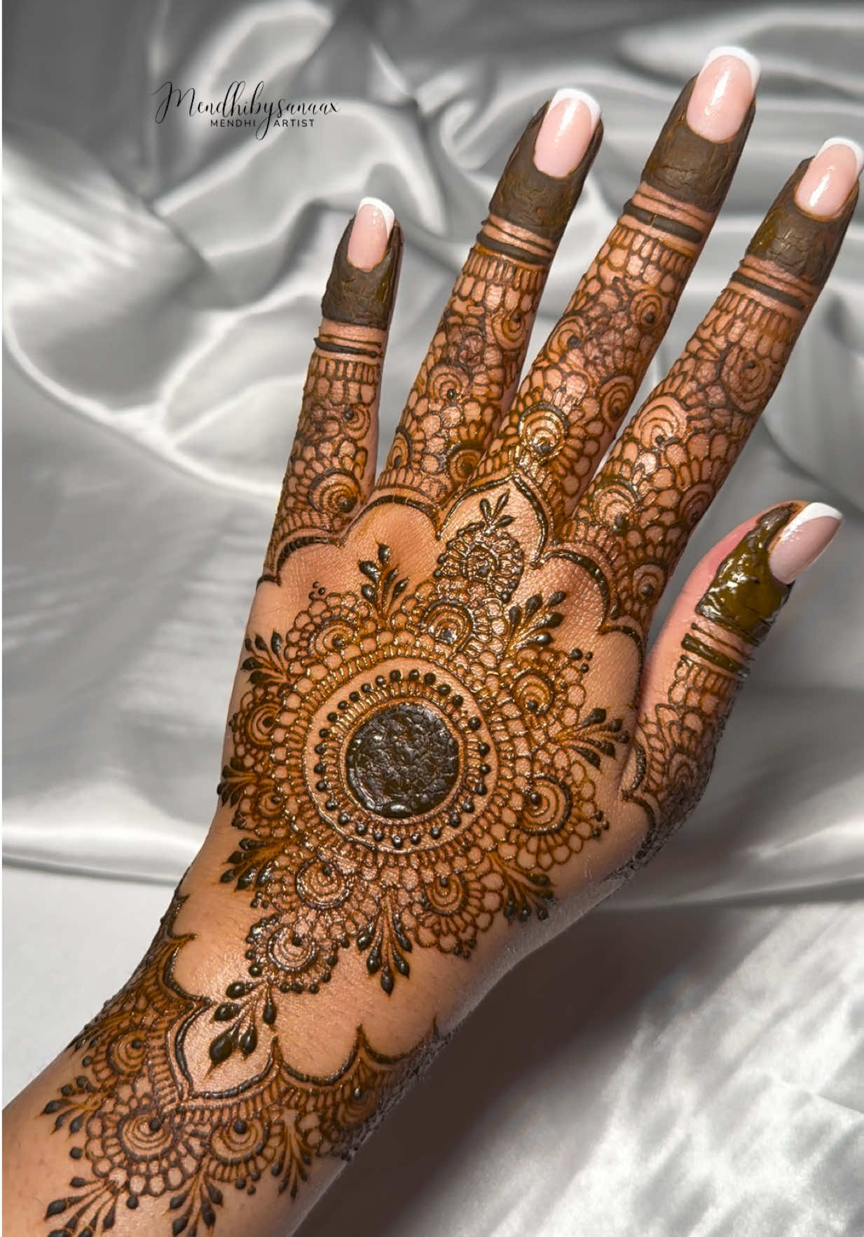 @Leicester Mendhi Artist