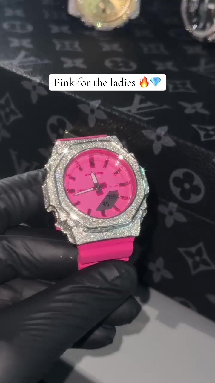 @LuxCrate