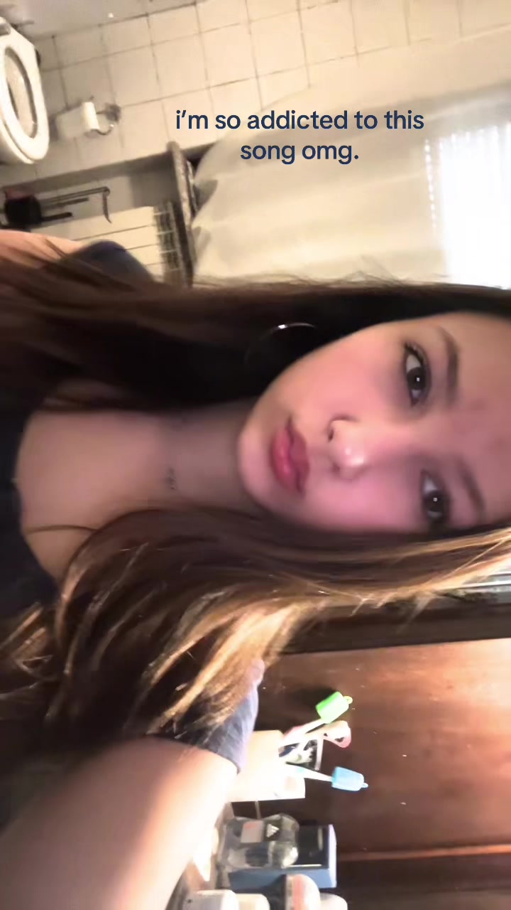 @𝒢🧛🏻♀️