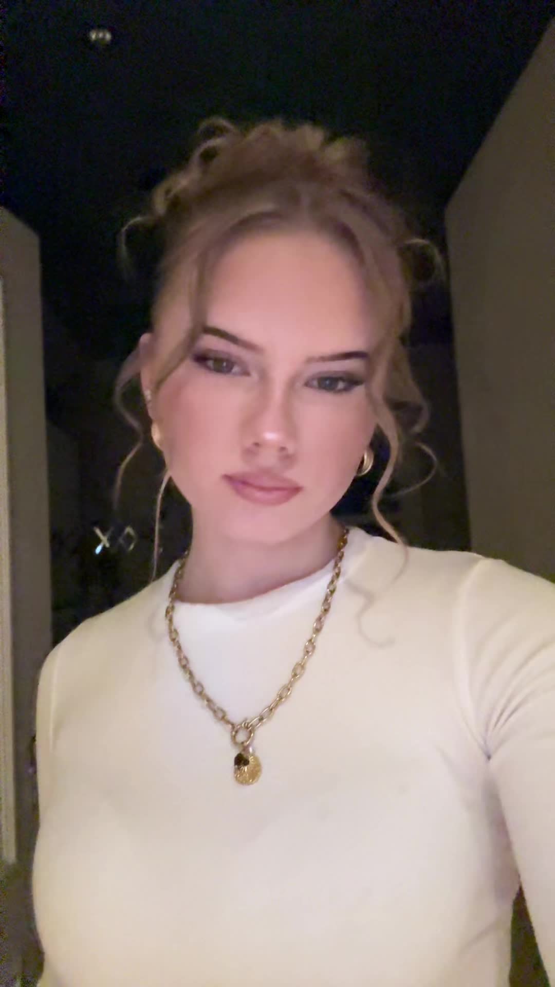 @𝓁𝒶𝓇𝒶 𝓈𝑜𝓅𝒽𝒾𝑒