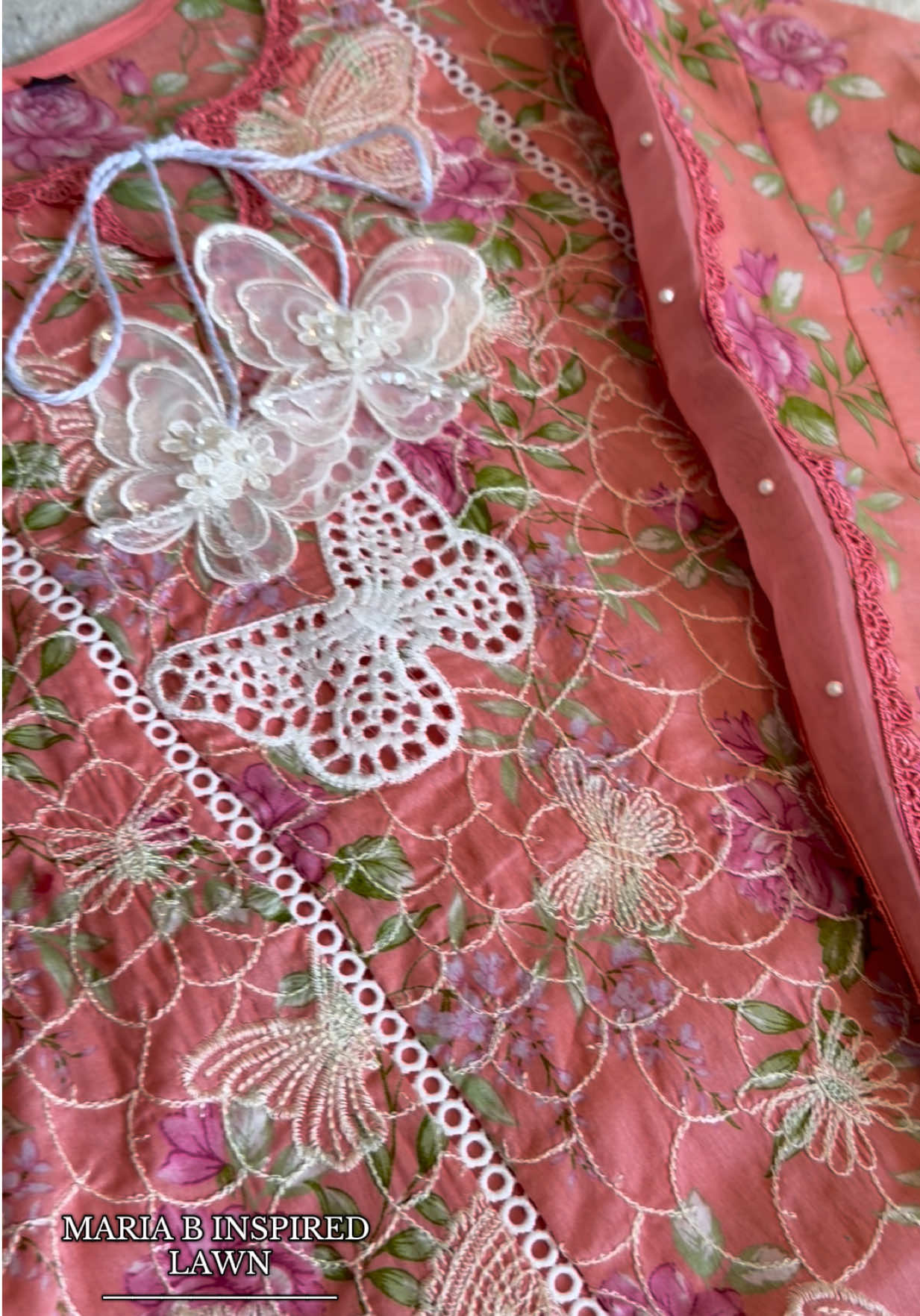 @Aina__couture