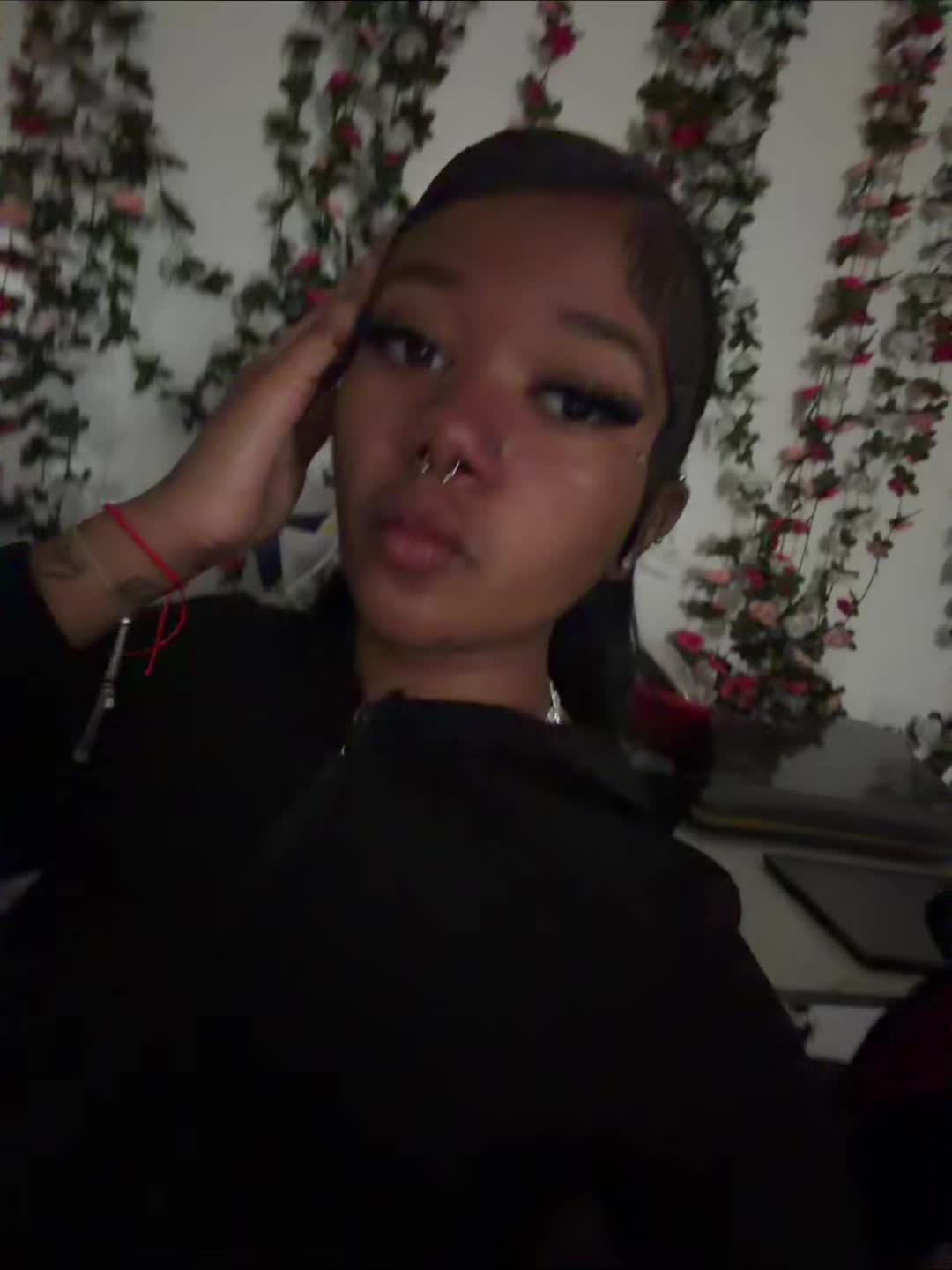 @nicolee