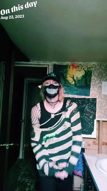 @☆ E҉C҉H҉O҉ ⛧ 🇨🇦
