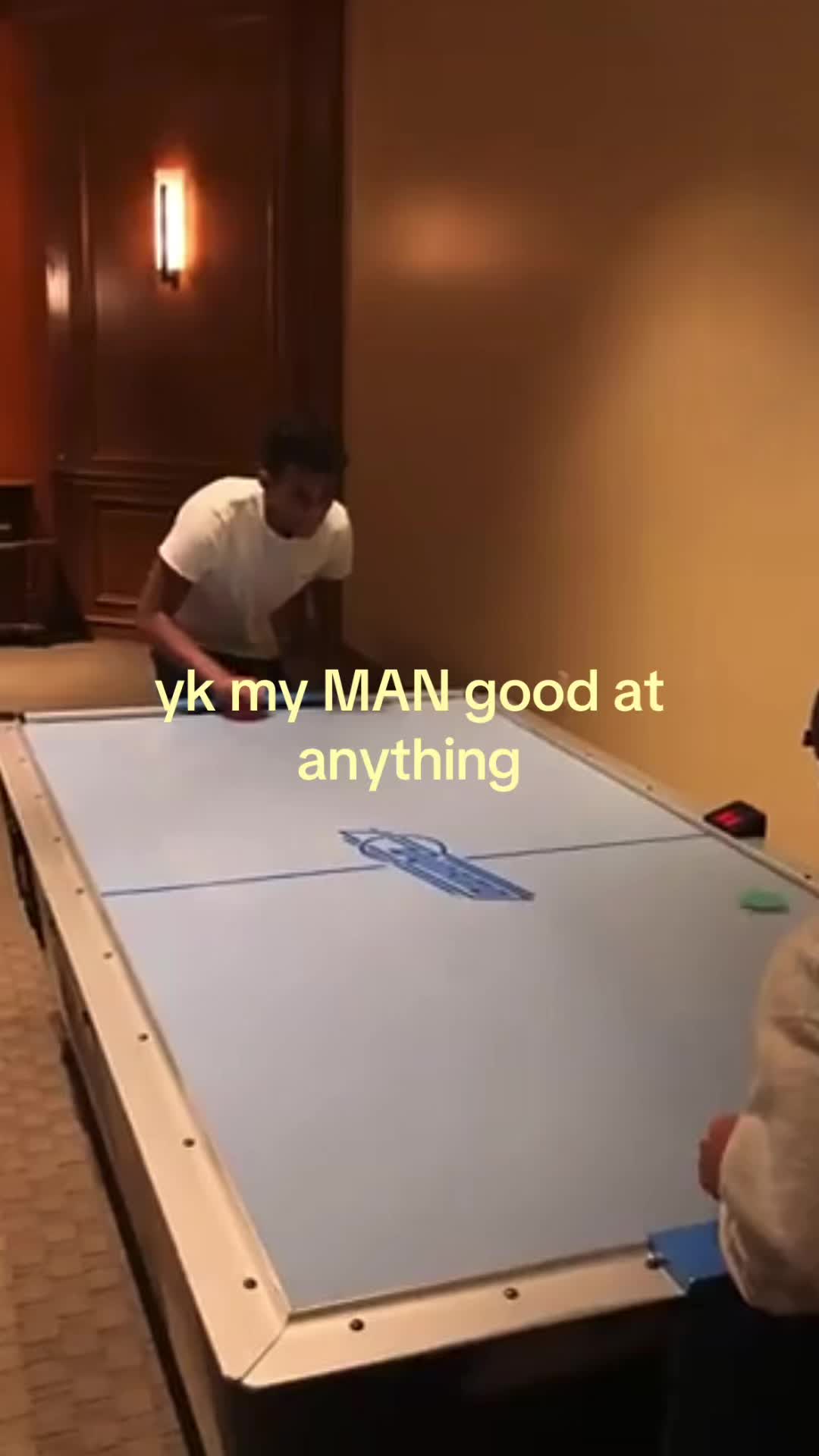 @𑣿
