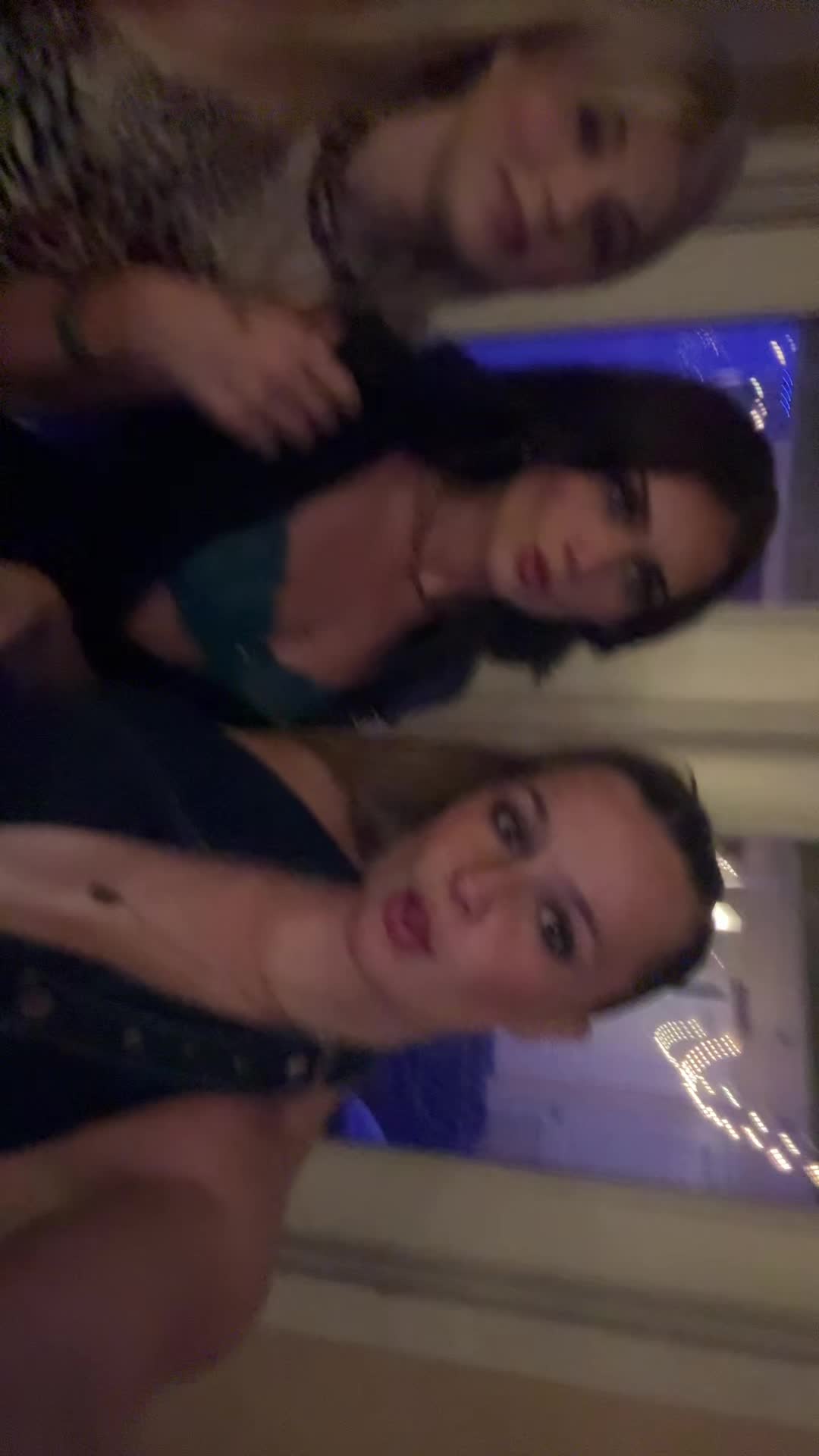 @bellacatania