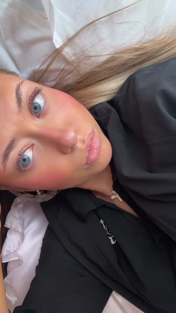 @👸🏼
