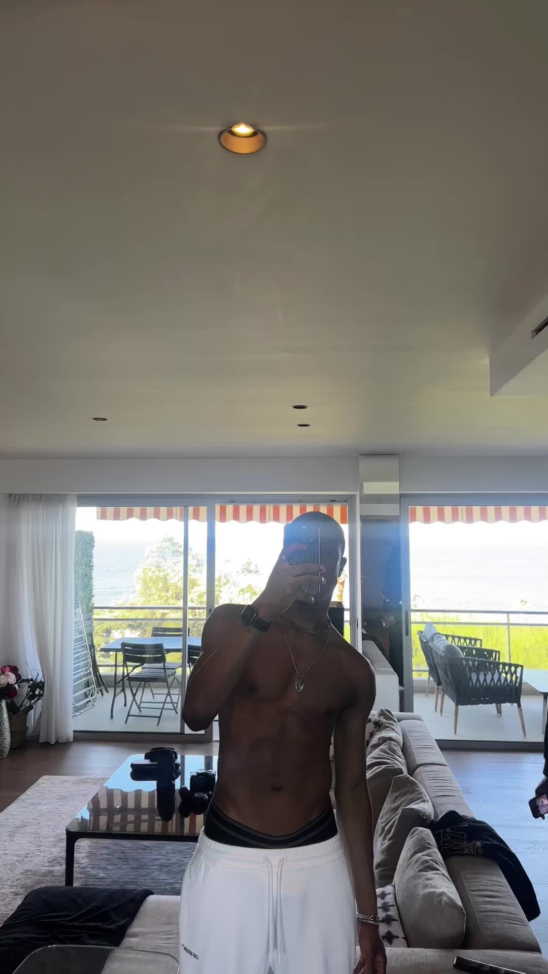 @S💫