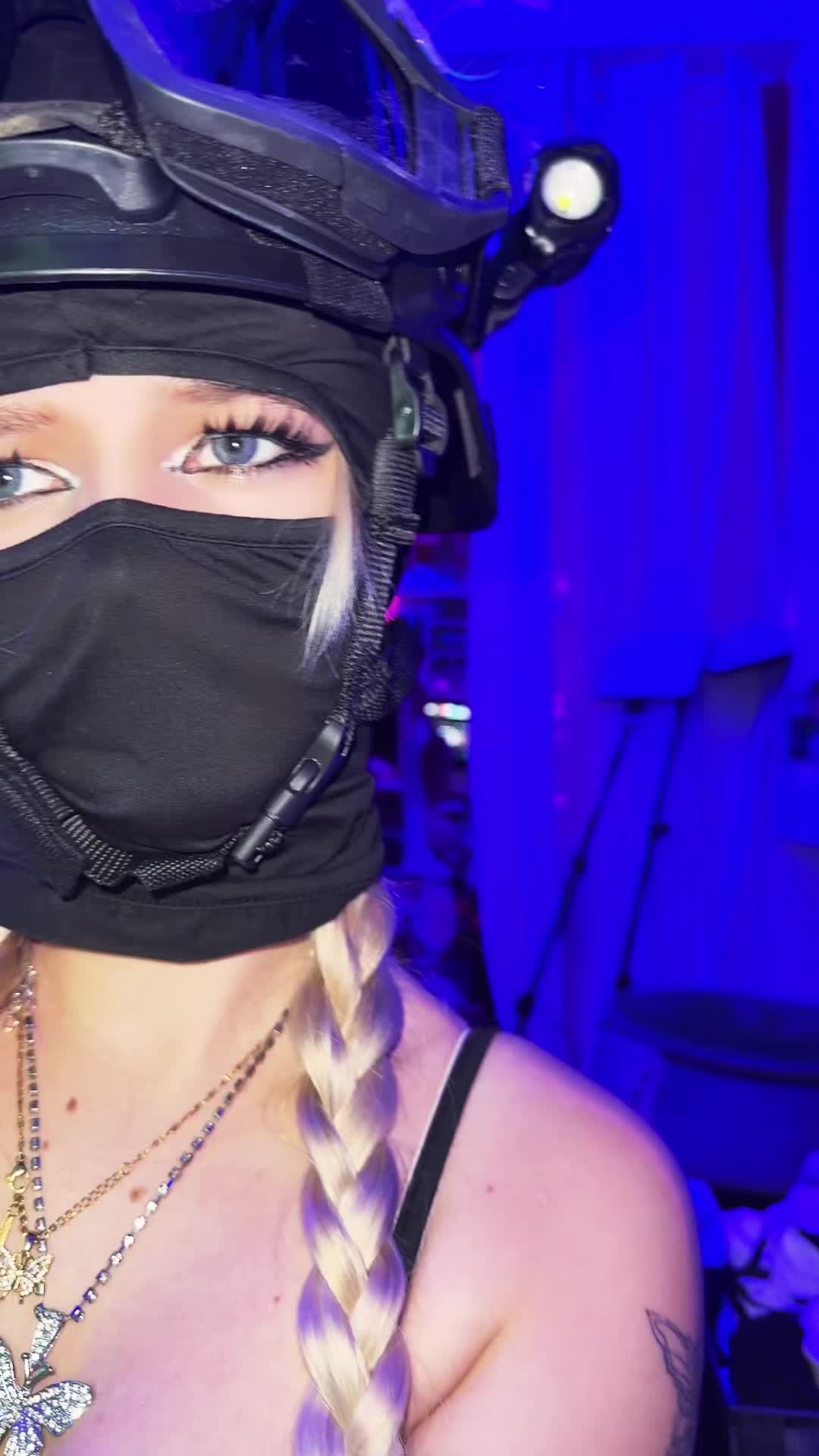 @Layla🐦🔥
