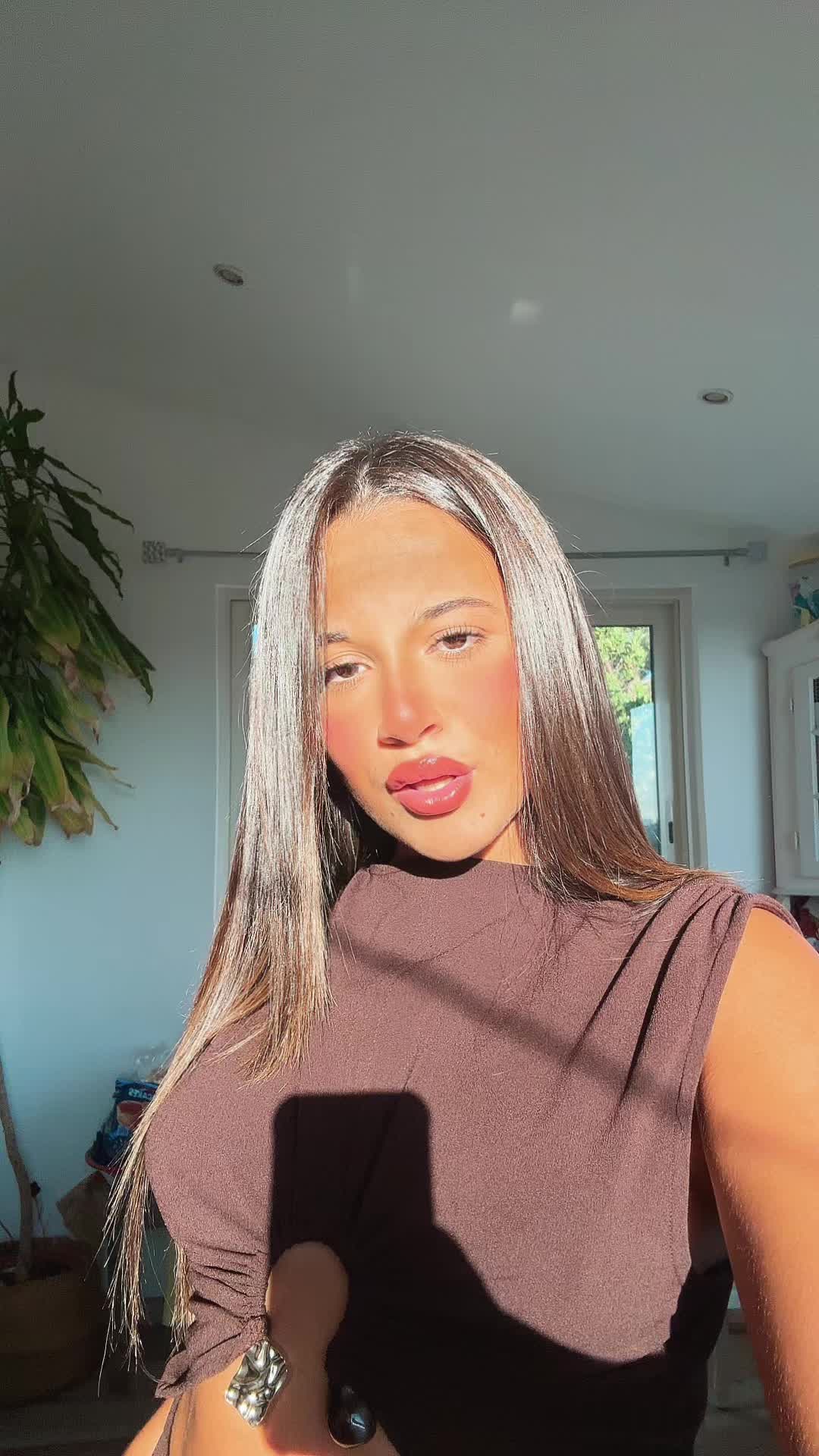@kelly.djenadi