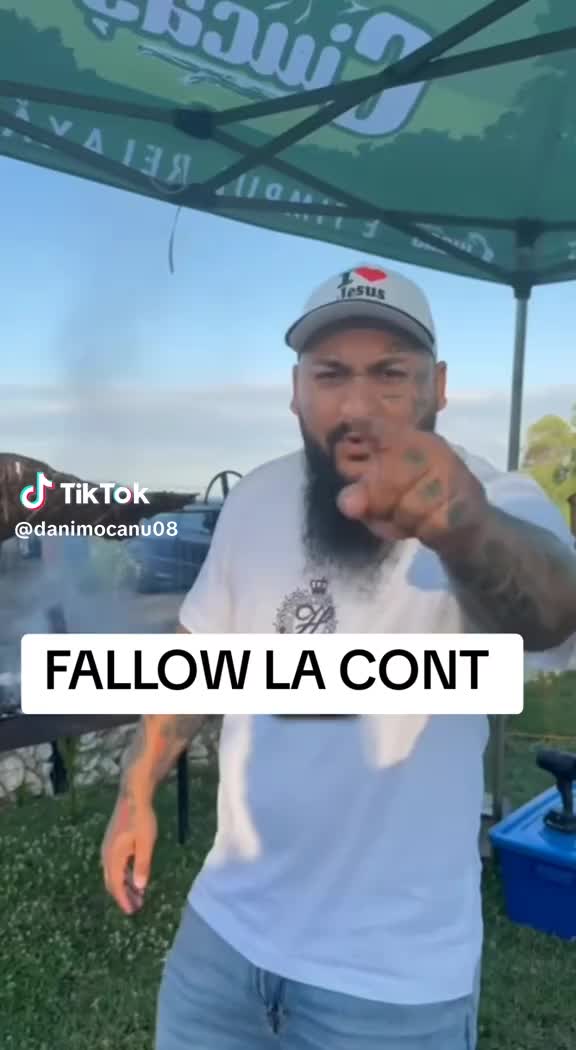 @Dani mocanu regele României