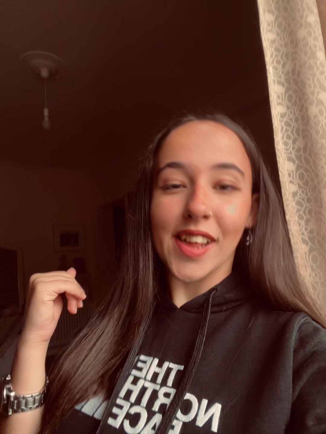 @👩🏻🦱