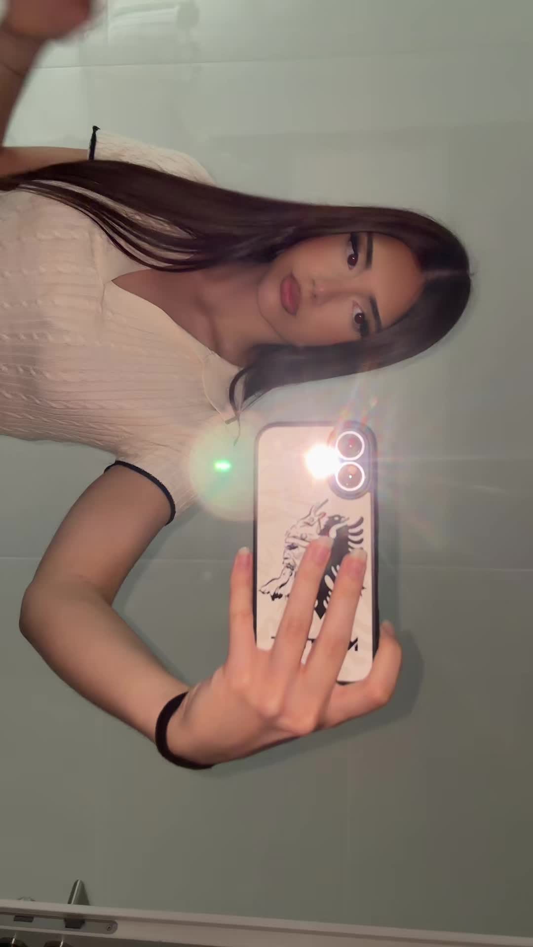 @🦅