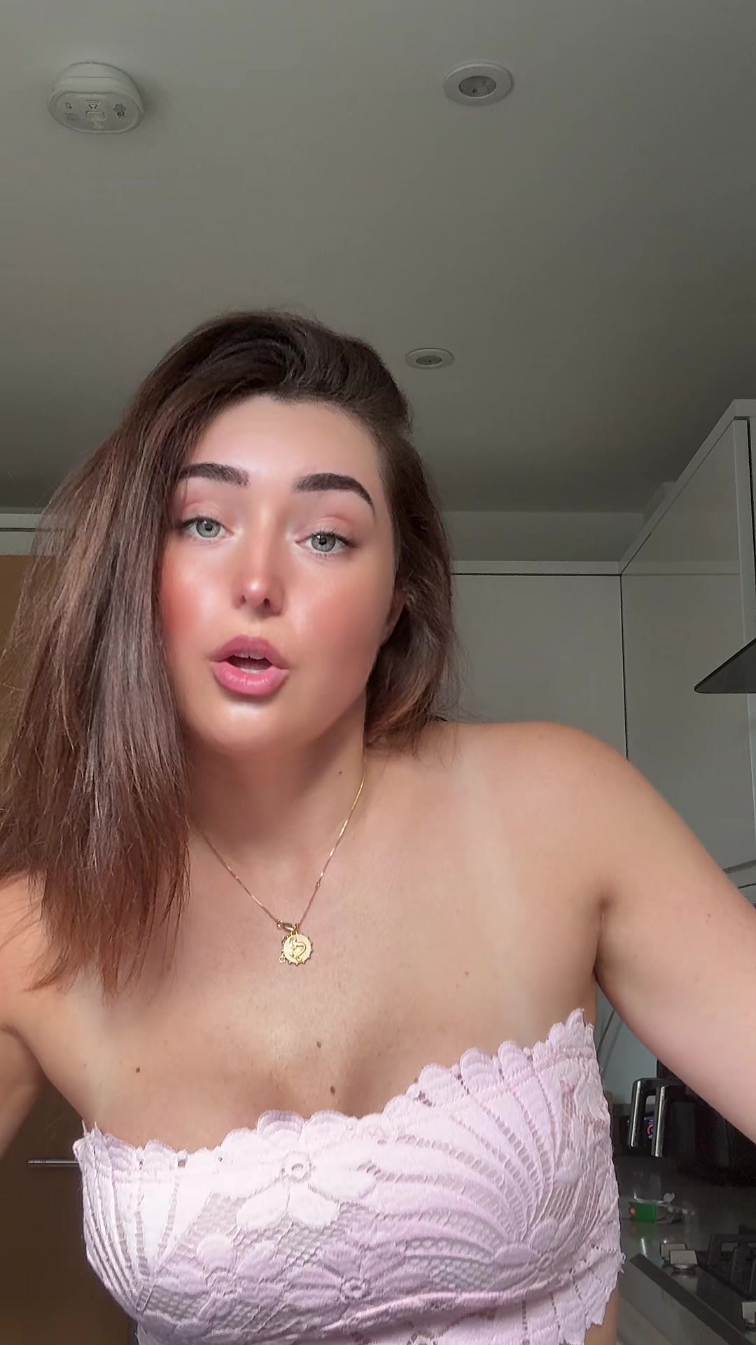 @Cutepowerlegslive