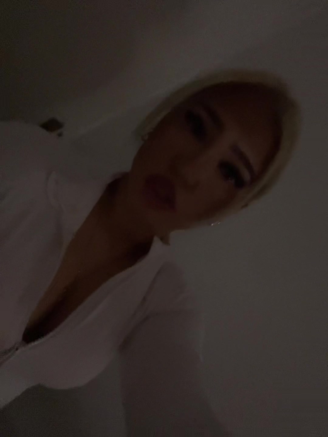 @️